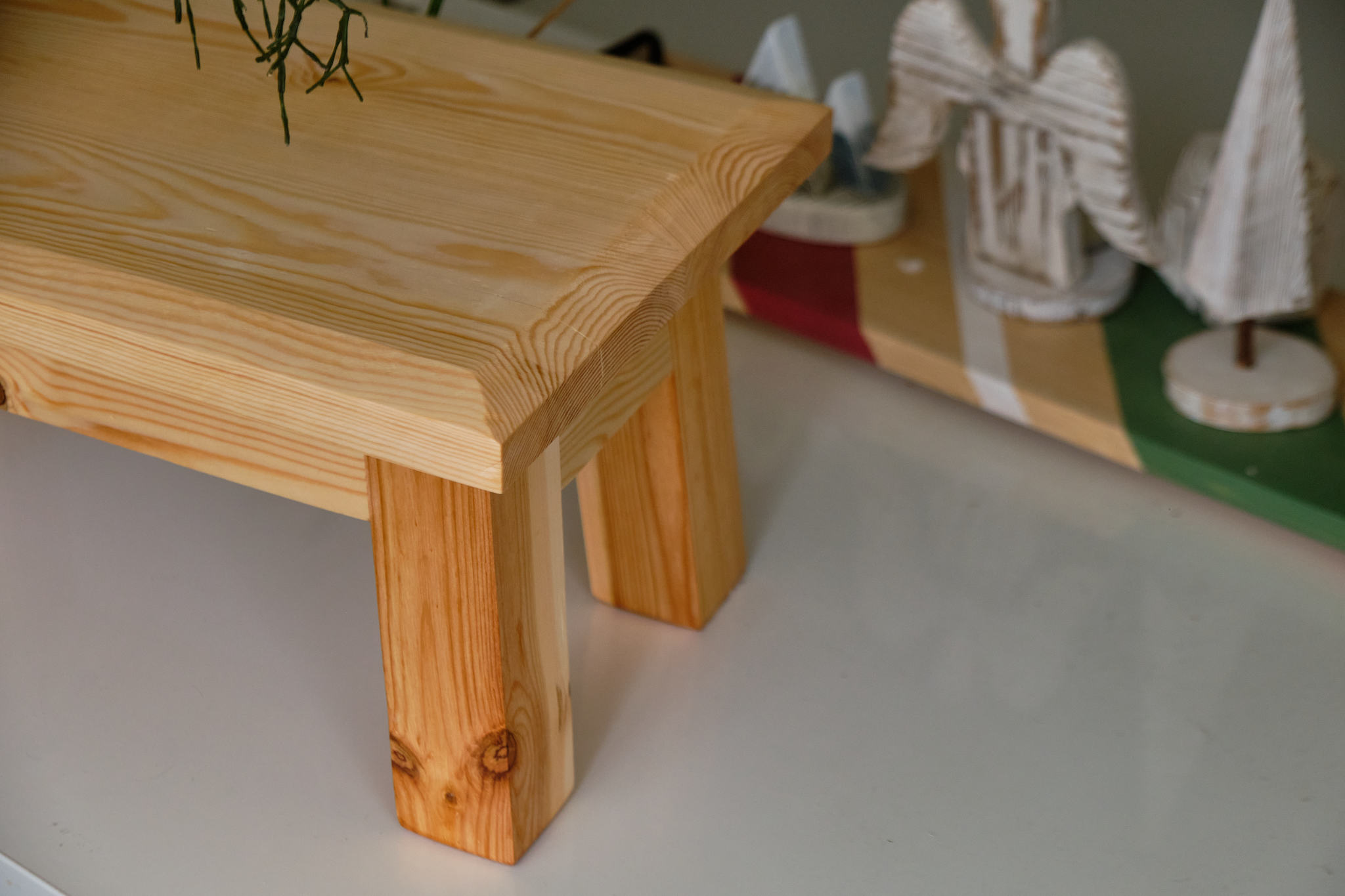 Как своими руками сделать маленькую деревянную скамейку для дома или сада
