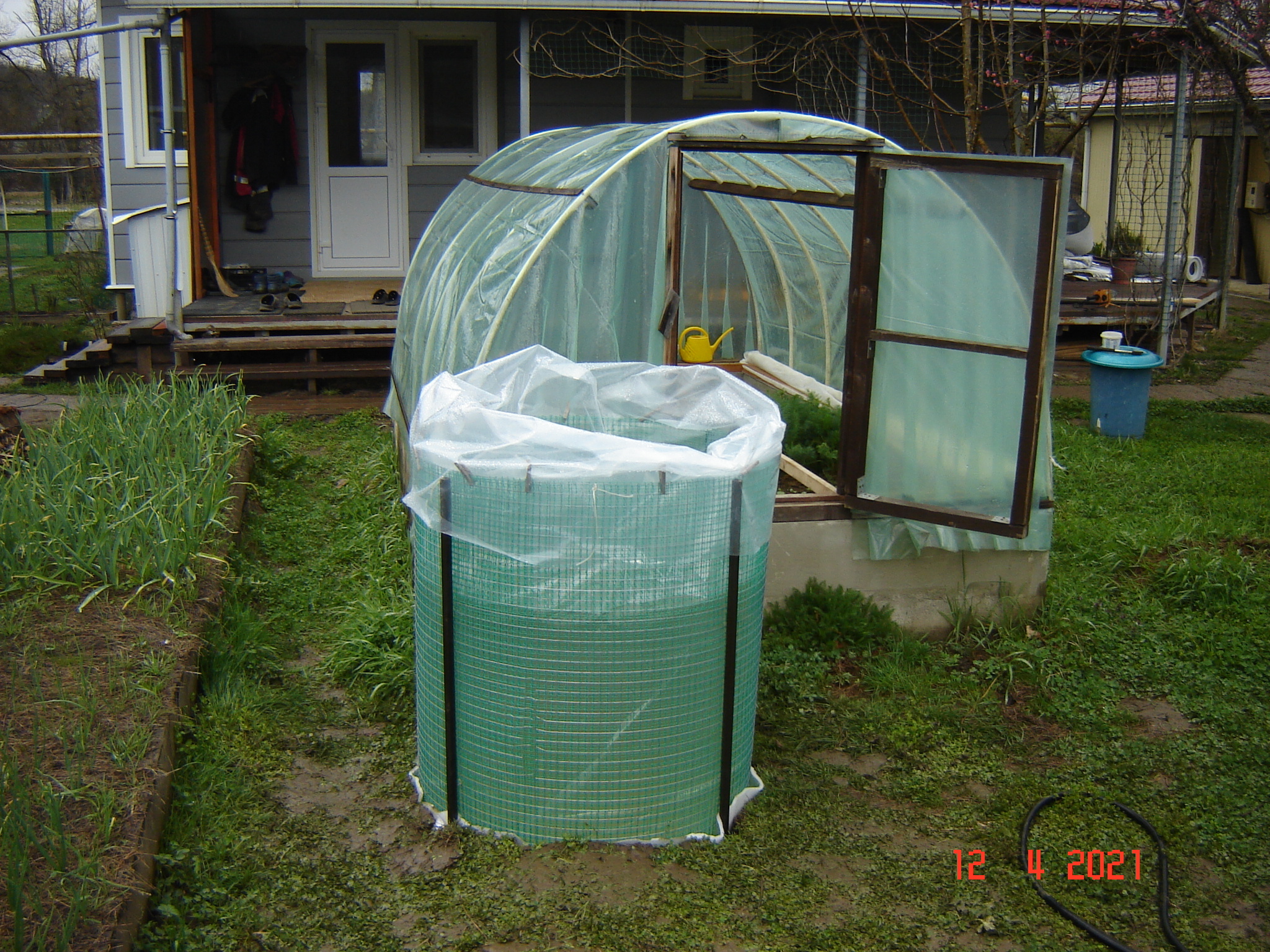 500-литровая емкость для огорода за 500 рублей: сосед удивил смекалкой