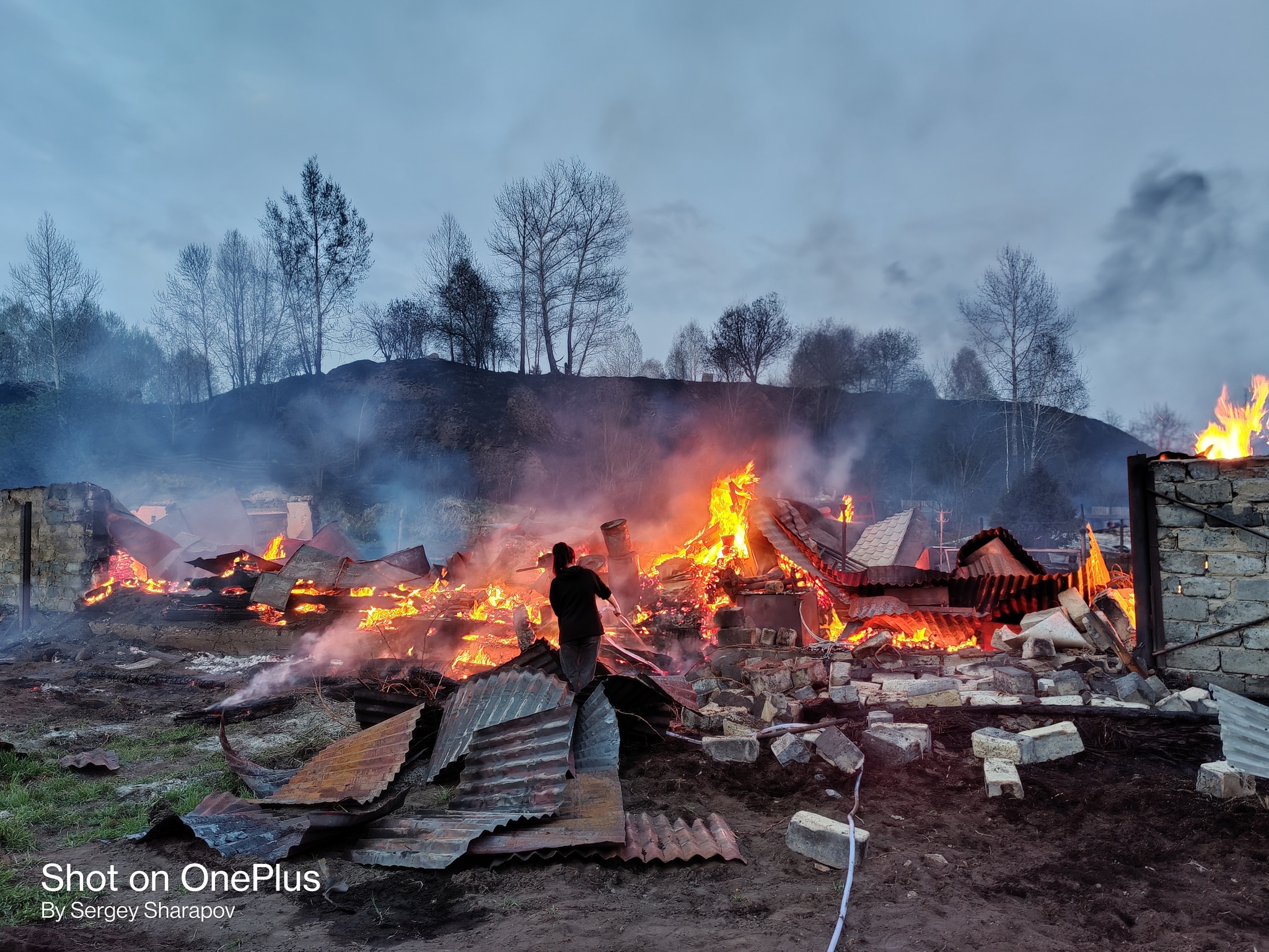 Восточно Казахстанская Область, город Риддер (Лениногорск), горит лес и  дома | Пикабу