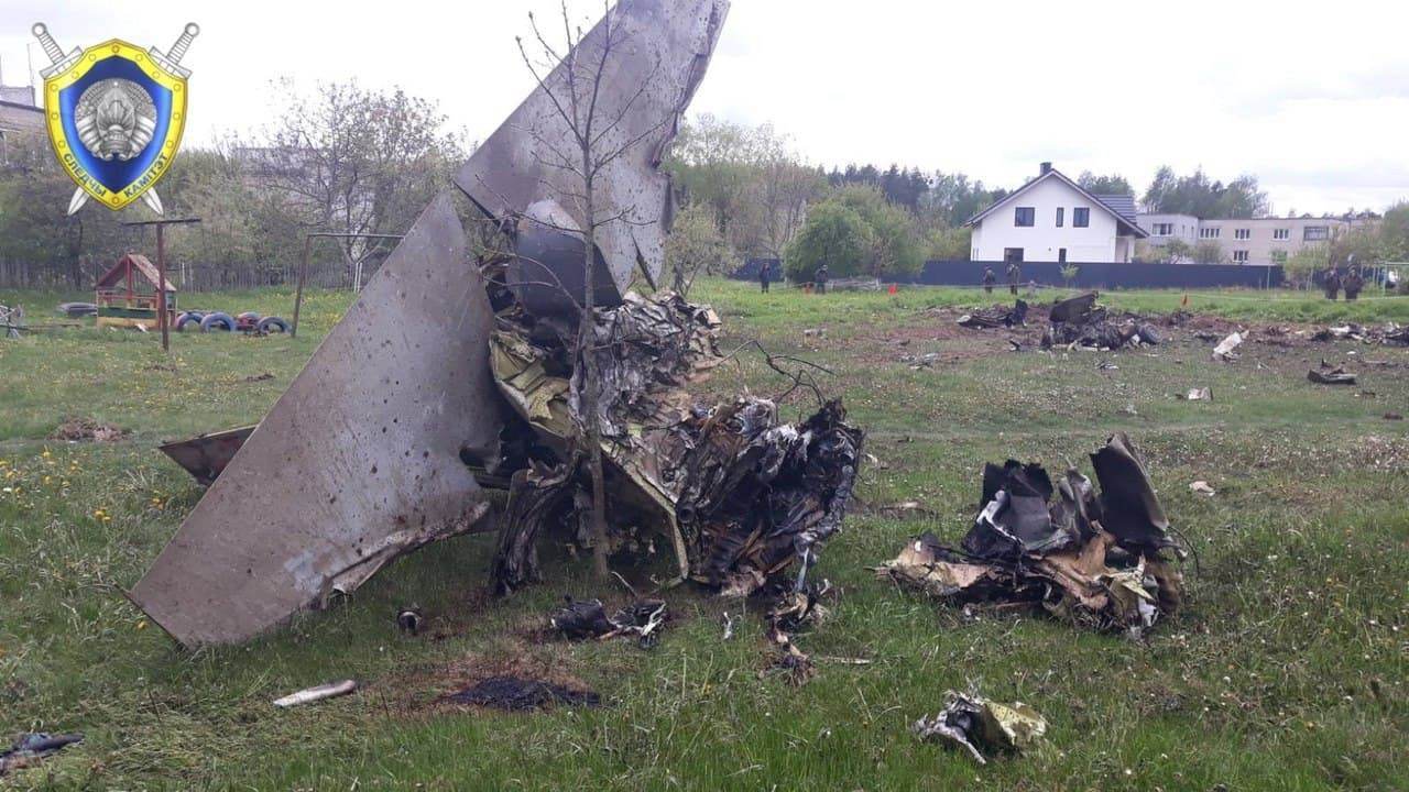 В Барановичах разбился ЯК-130 (дополнено) | Пикабу