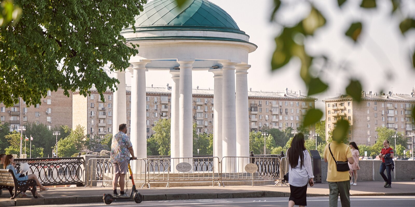 Знаменитые беседки-ротонды в Парке Горького отреставрировали | Пикабу