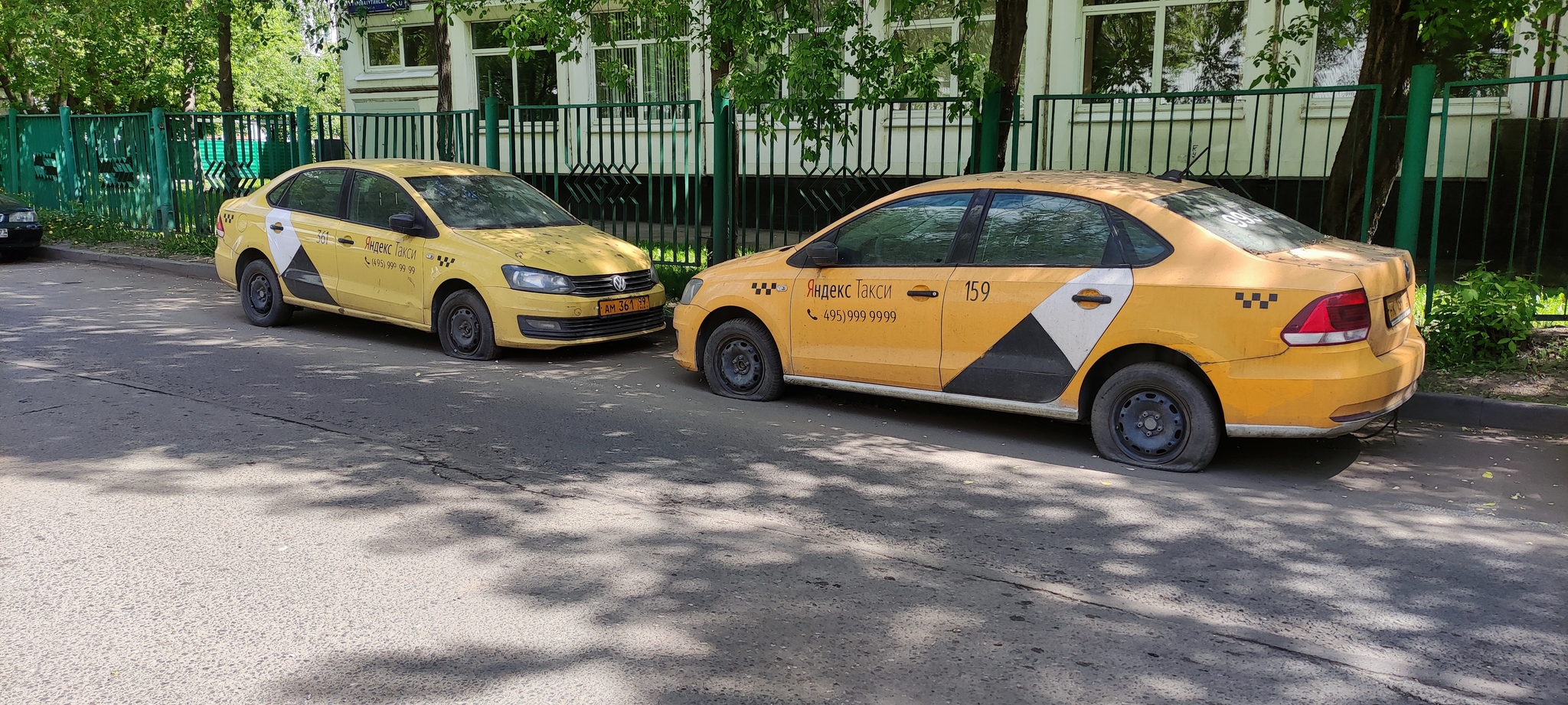 Заброшенные машины Яндекс.такси