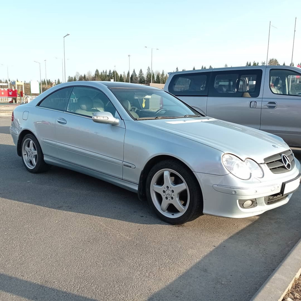 Автомобили подборщиков. Два Mercedes - w203 и CLK w209 | Пикабу