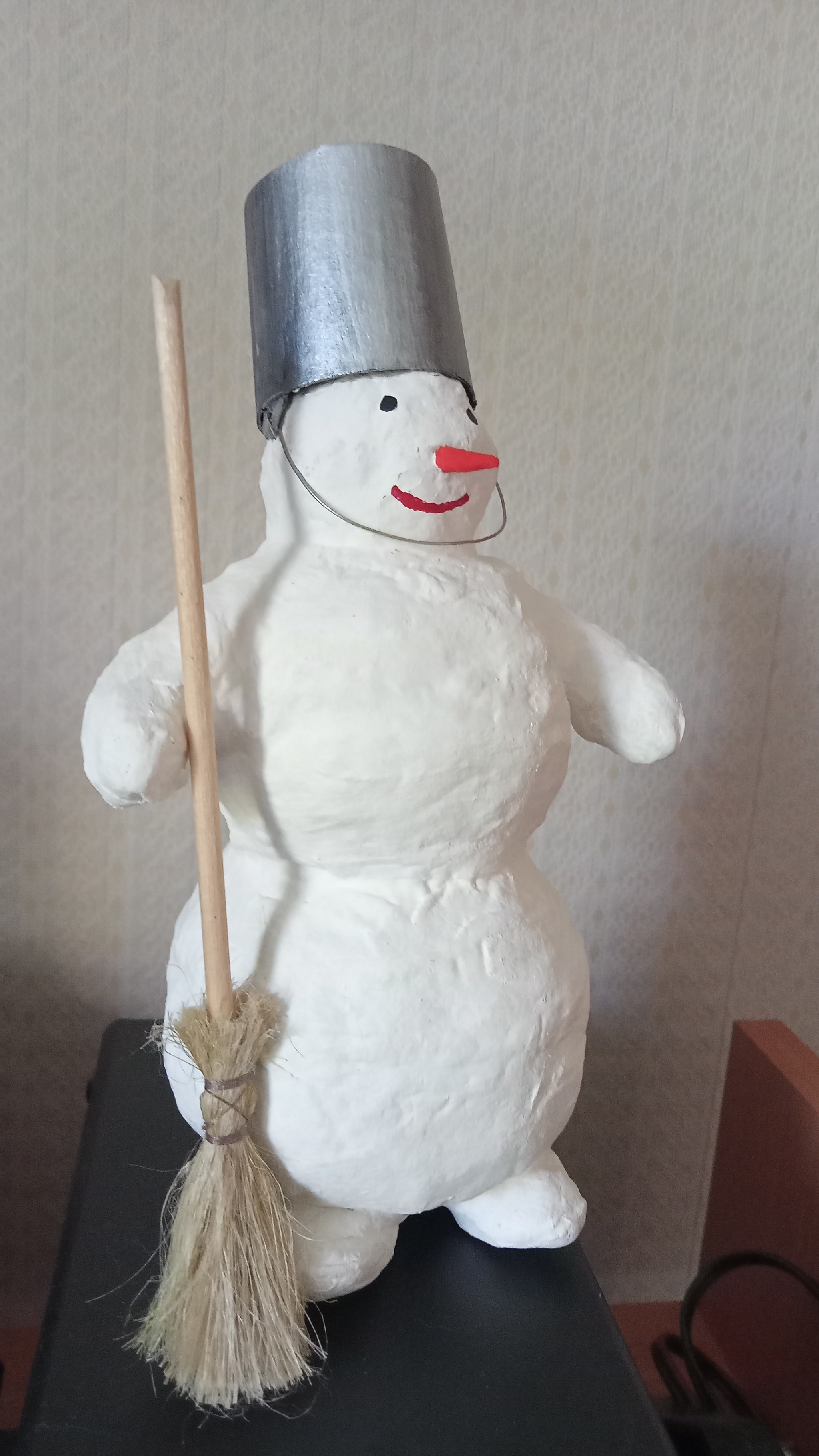 Павлуша в костюме снеговика, ватная игрушка