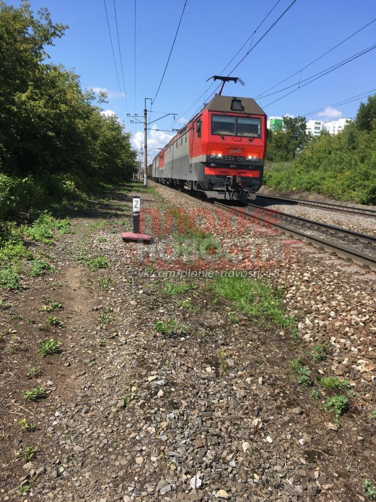 Под Уфой поезд сбил человека | Пикабу