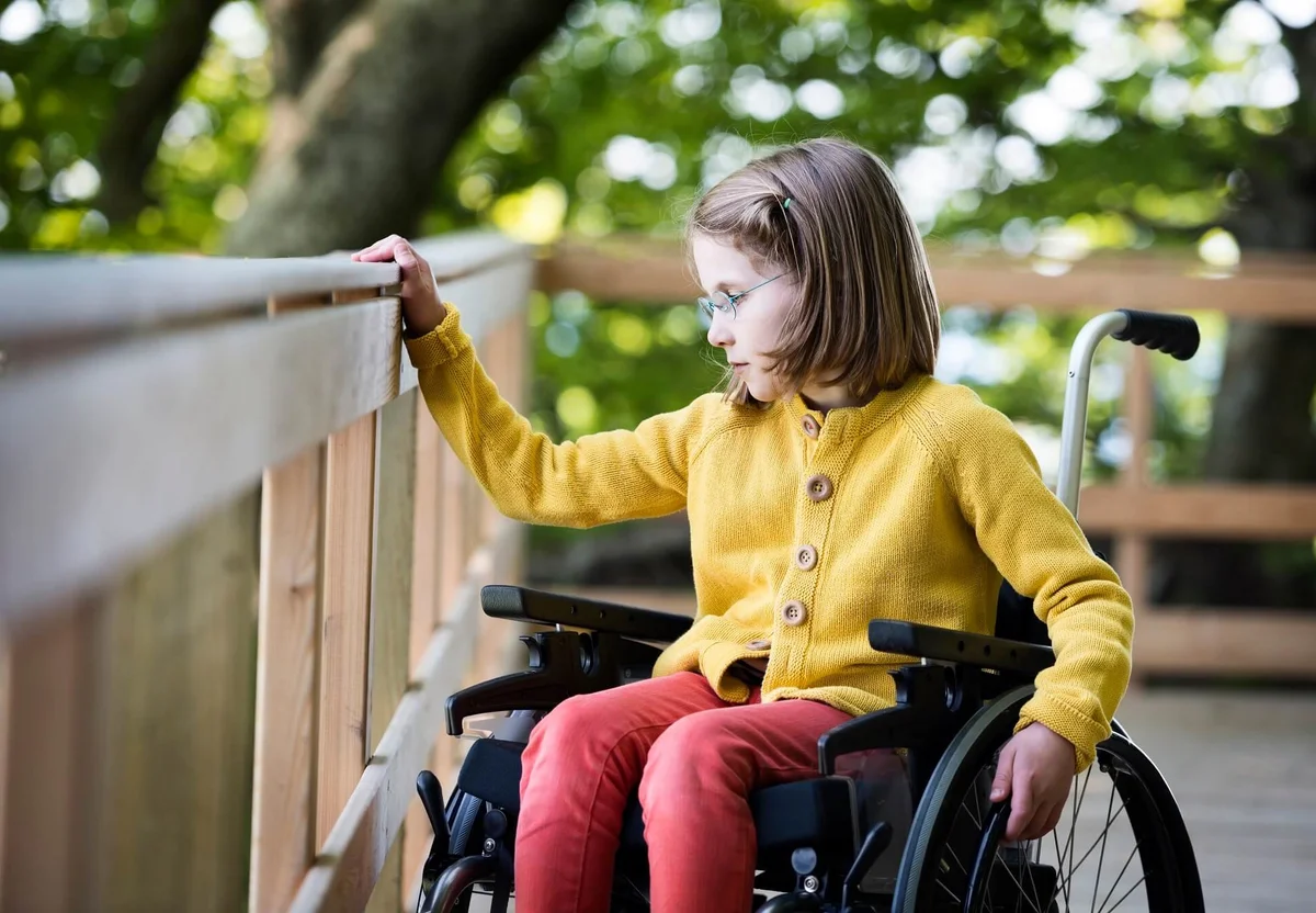 інвалідна коляска дитині з ДЦП