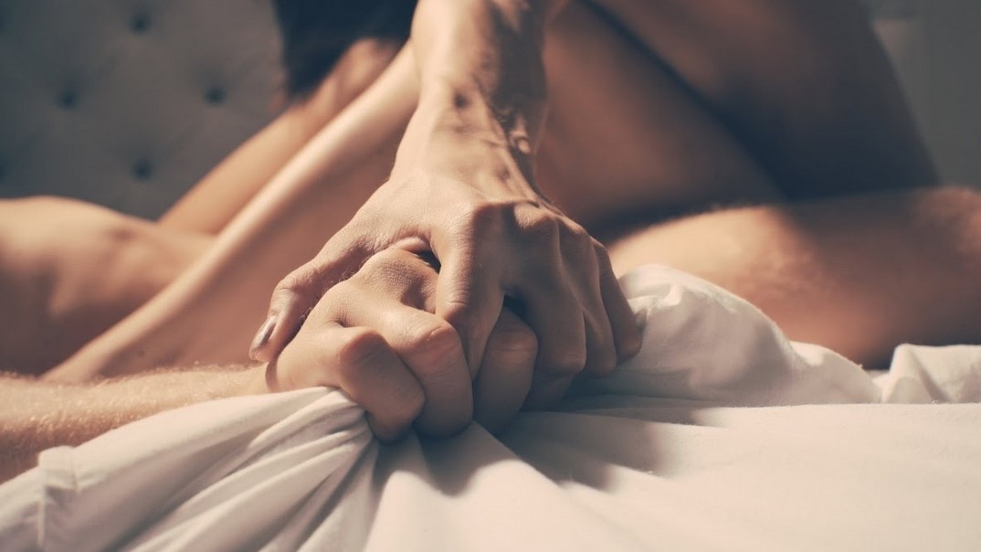 Как удовлетворить мужчину руками. 💜 Смотреть порно видео на lys-cosmetics.ru