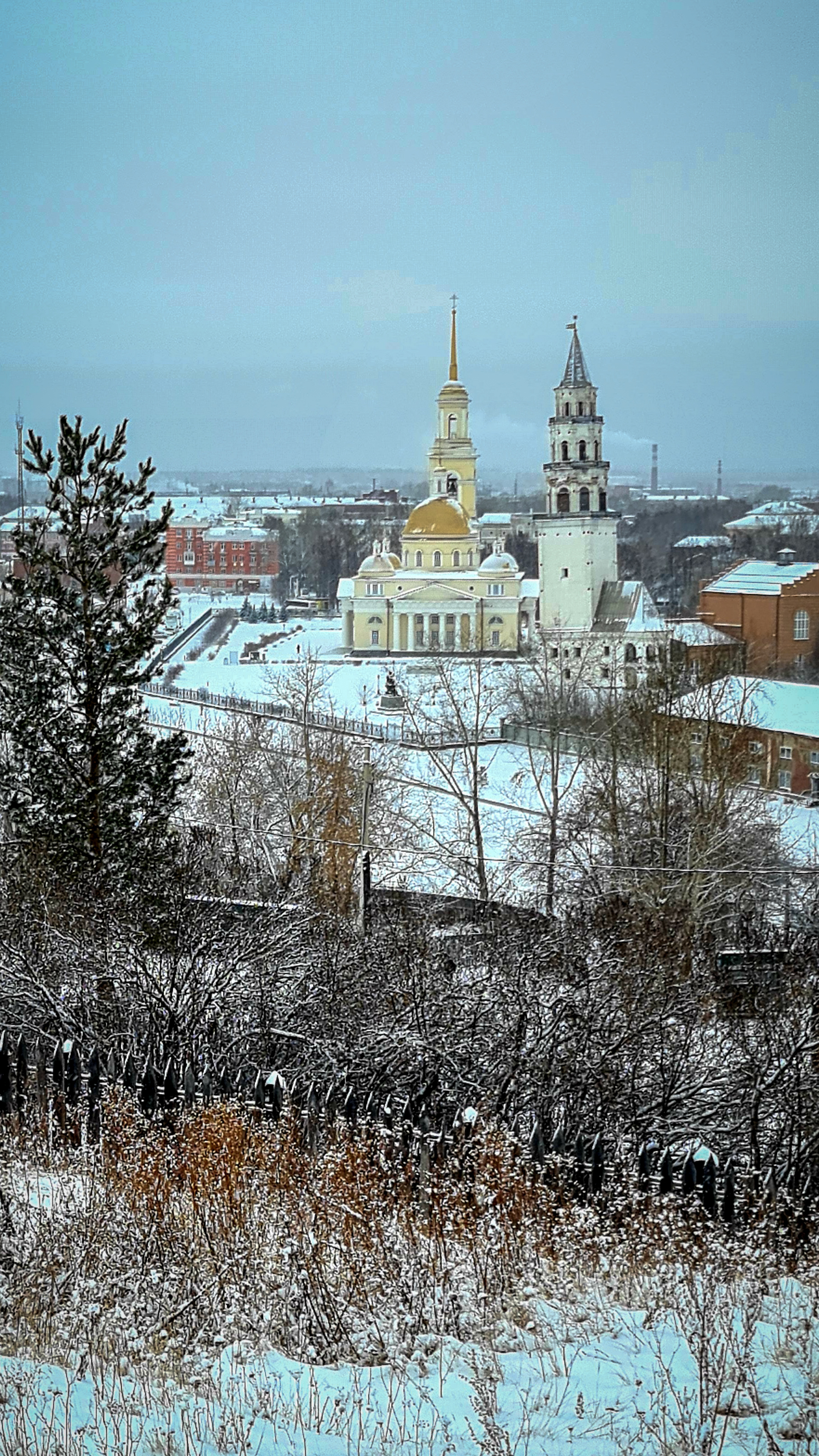 Невьянская башня зимой