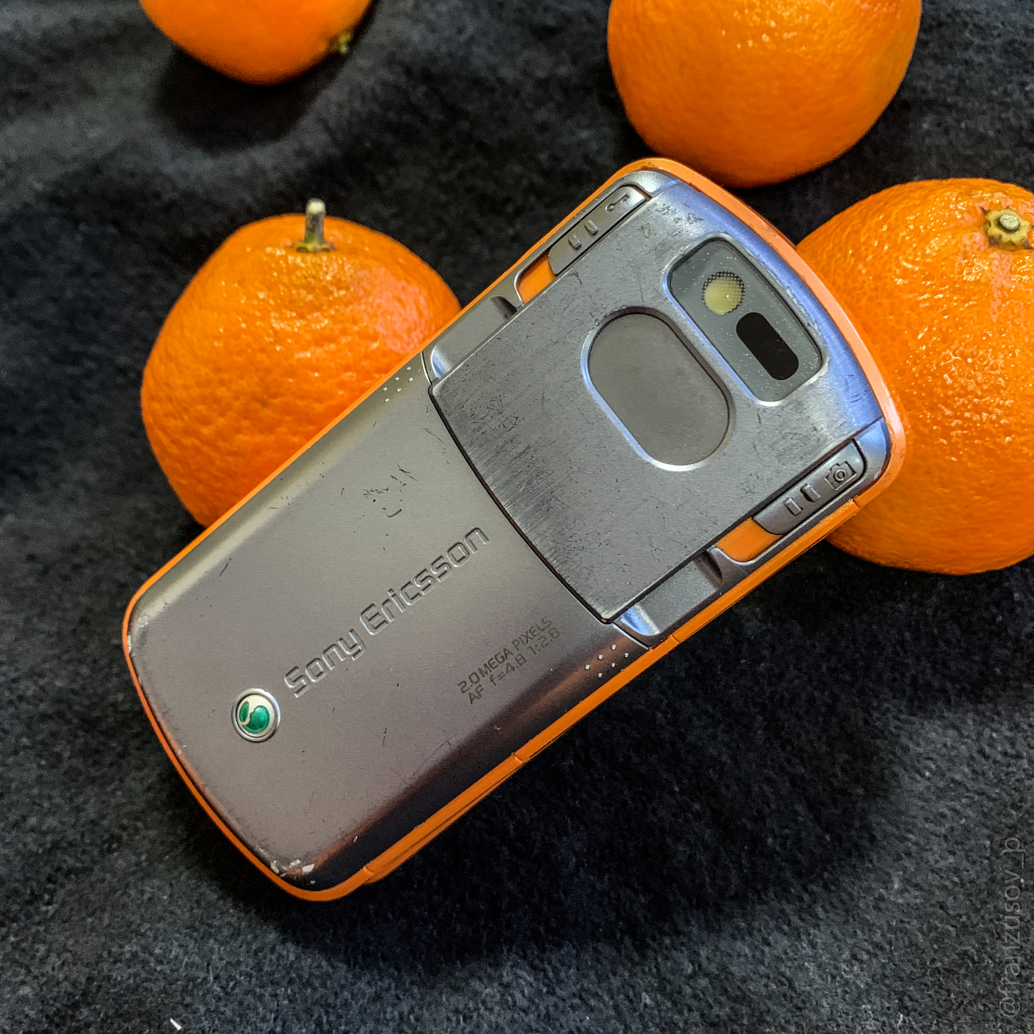 Самурай с музыкой по жизни - Sony Ericsson W31S | Пикабу