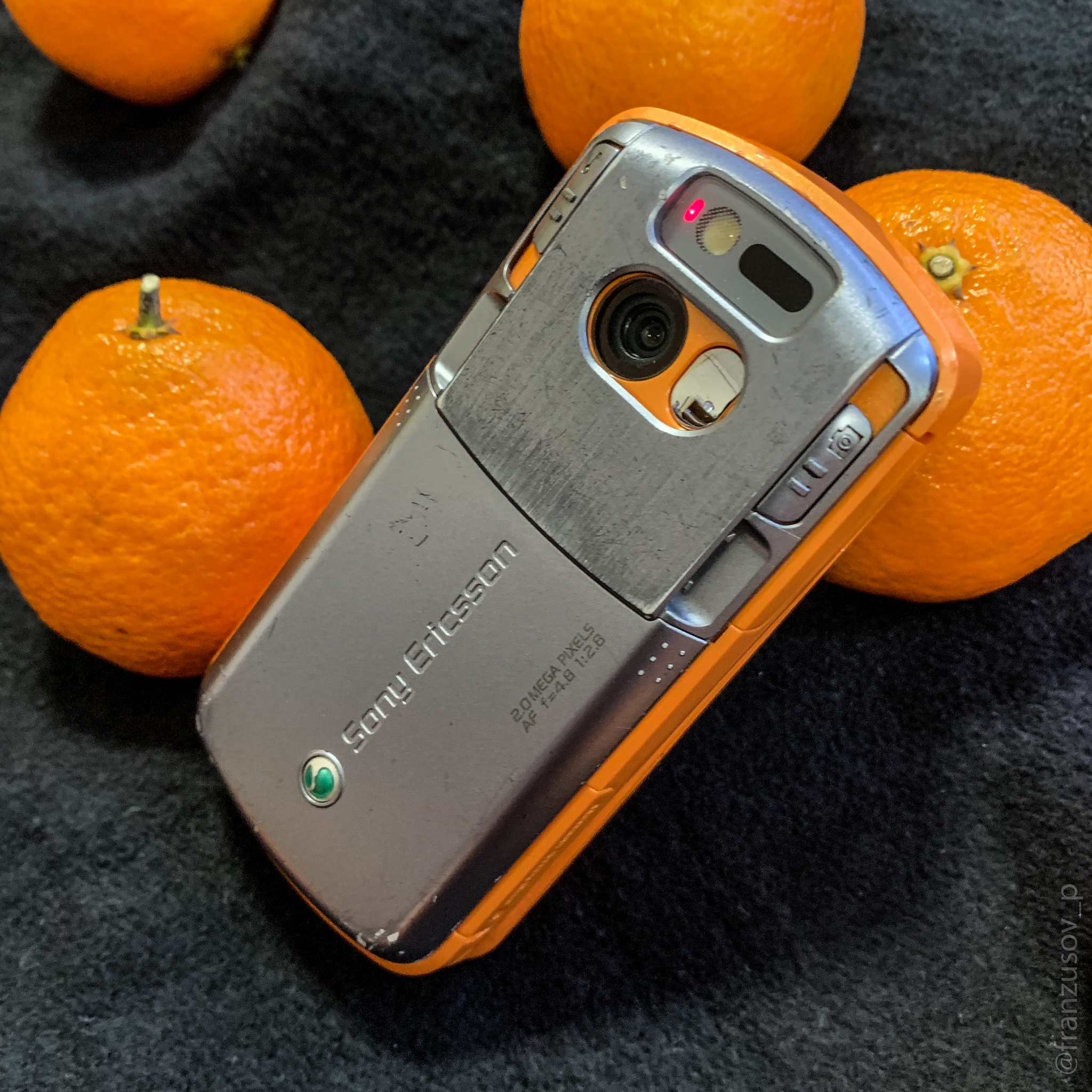 Самурай с музыкой по жизни - Sony Ericsson W31S | Пикабу