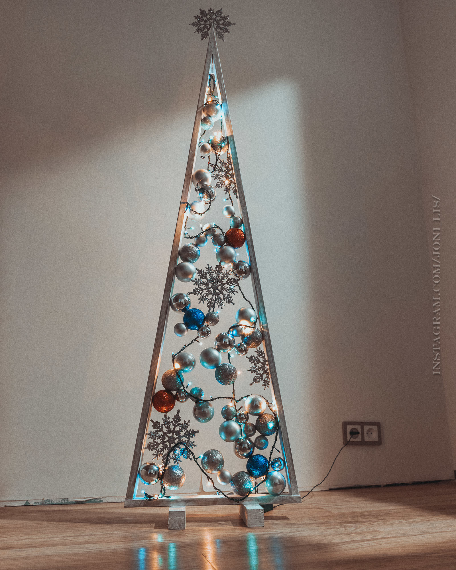 Как креативно нарядить елку к Новому году - показываю варианты