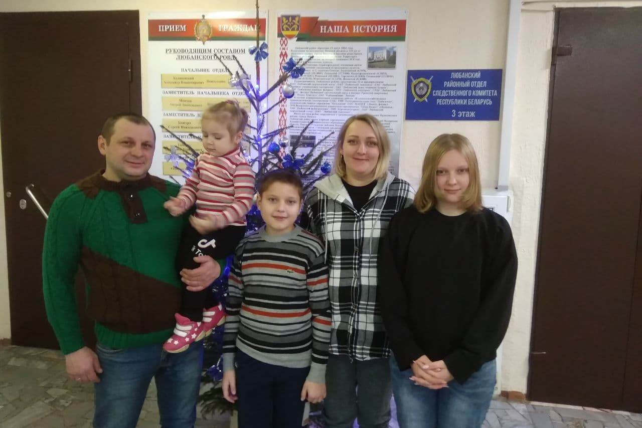 Семья Отослала Это Фото Своим Родственникам Семья Отослала Это Фото Своим Родственникам