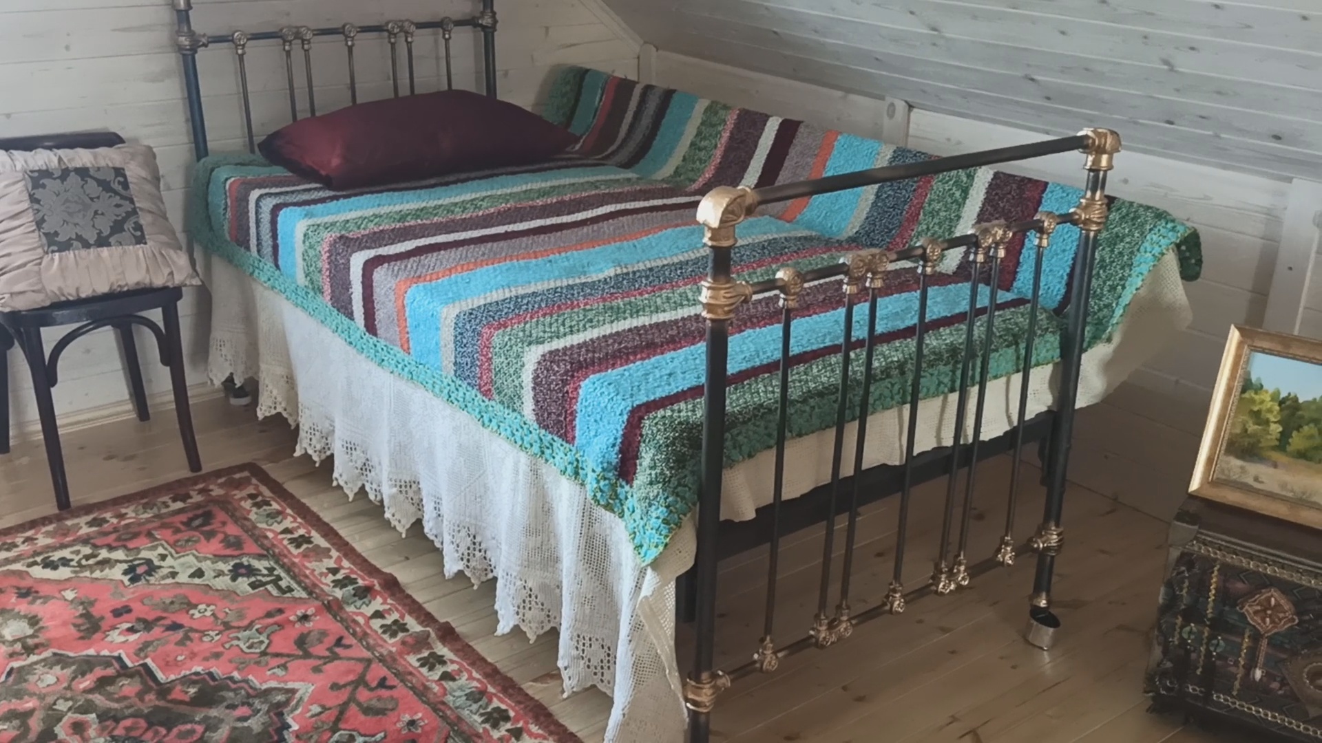 советские железные кровати в интерьере