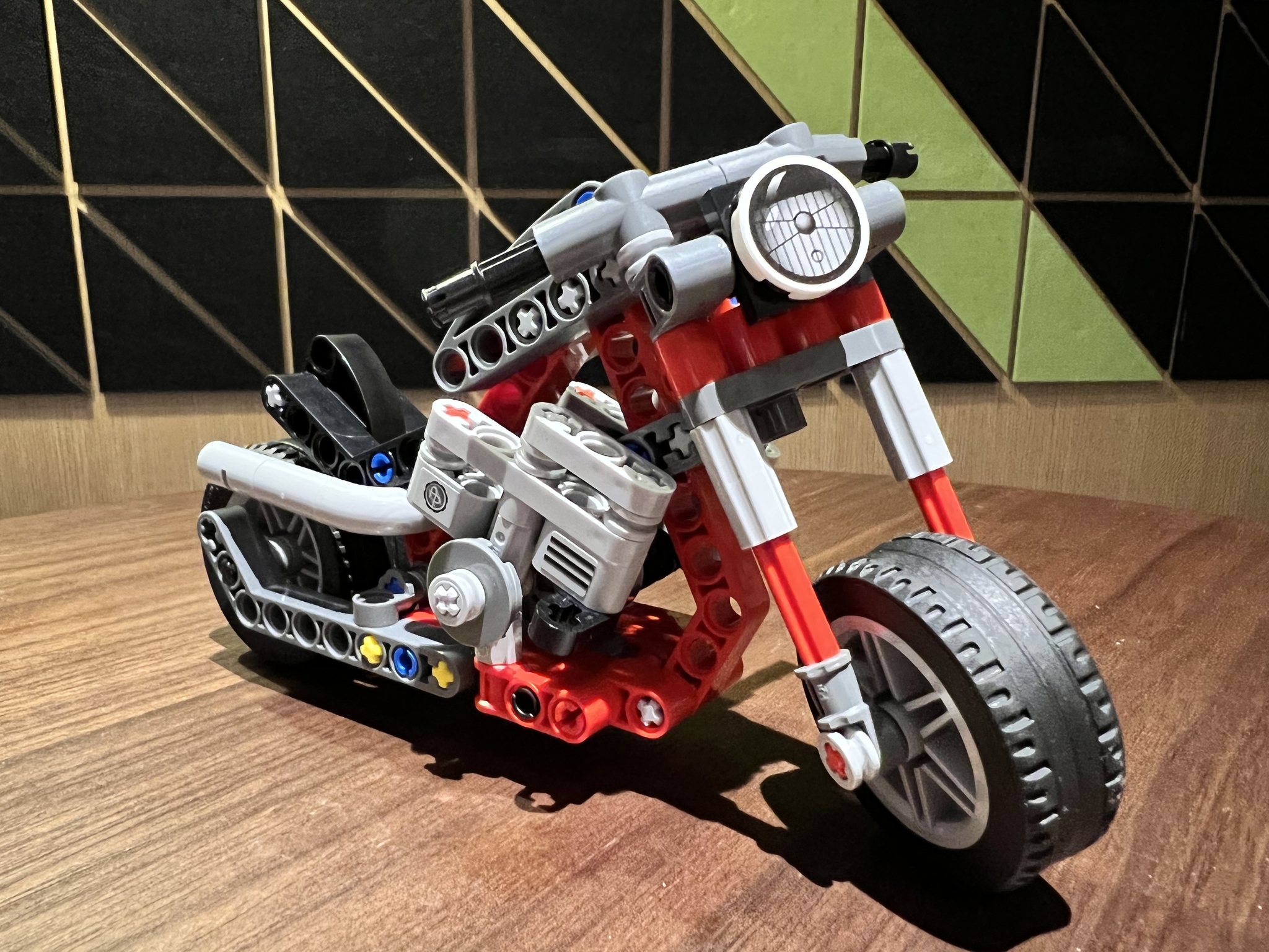 Конструктор LEGO Мотоцикл для трюков 42058