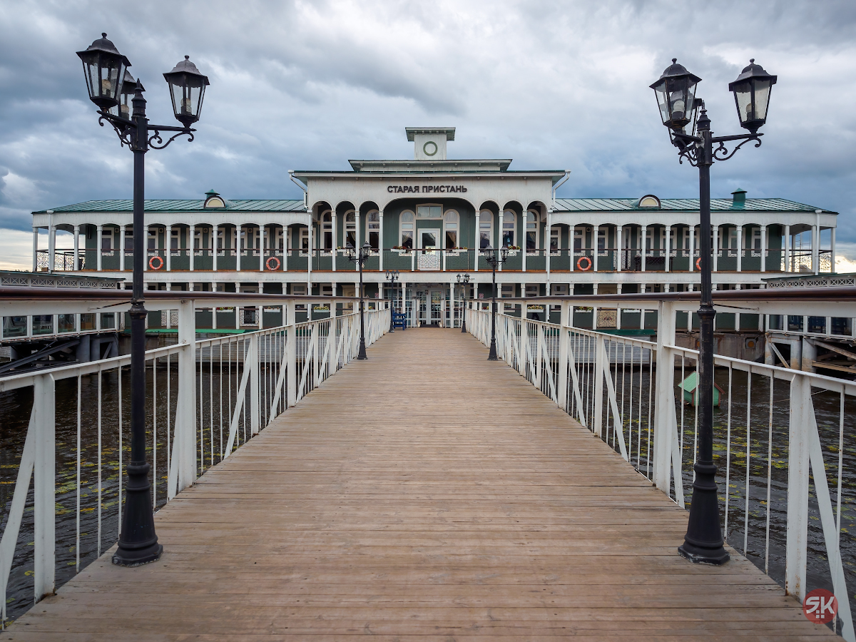 Старая пристань татарстан. Дебаркадер Старая Пристань Кострома. Ресторан Старая Пристань Кострома. Старая Пристань Казань. Старый причал Кострома.