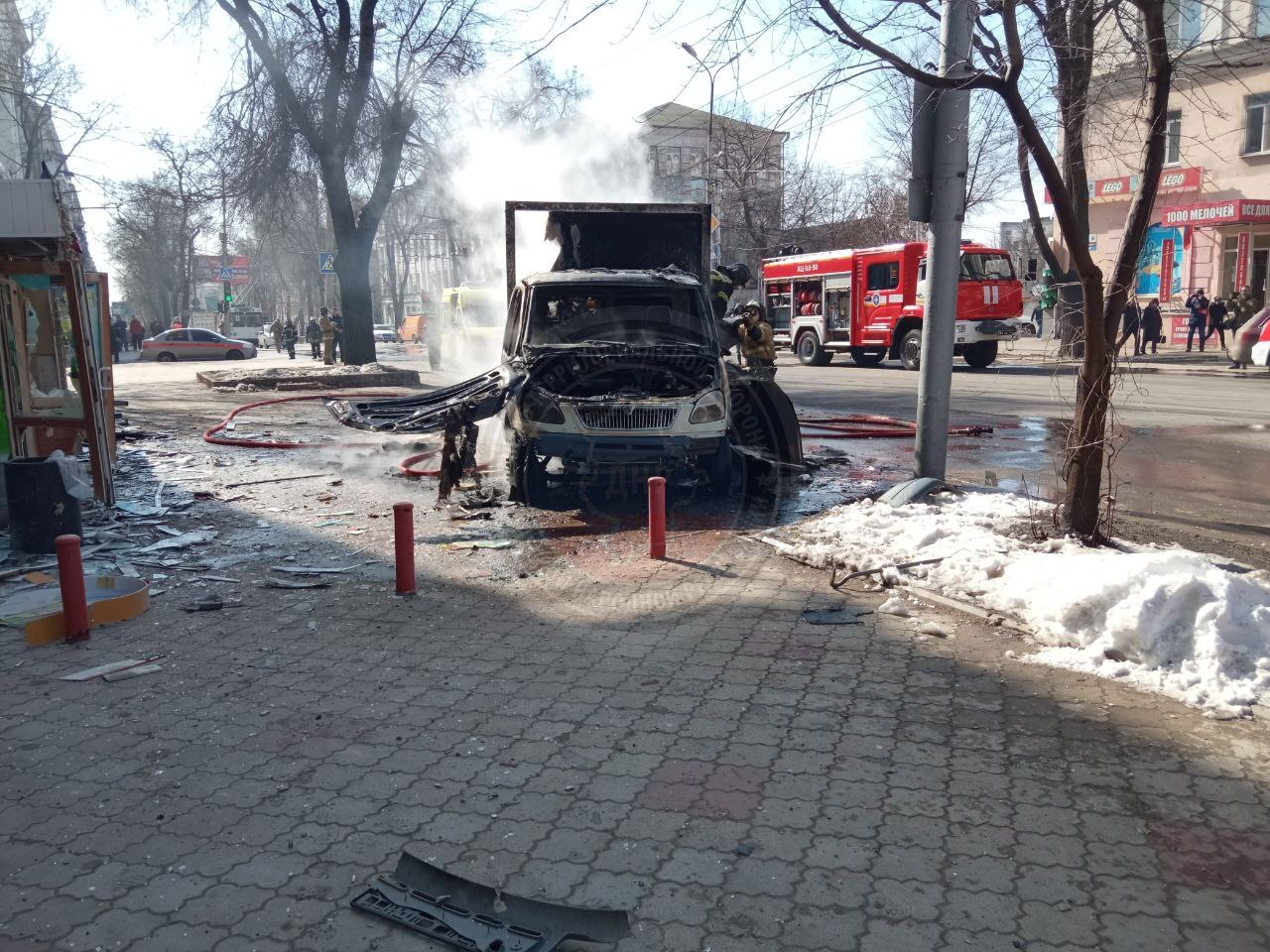 В Донецке 20 человек погибли и 9 ранены после удара ракеты по центру города  | Пикабу