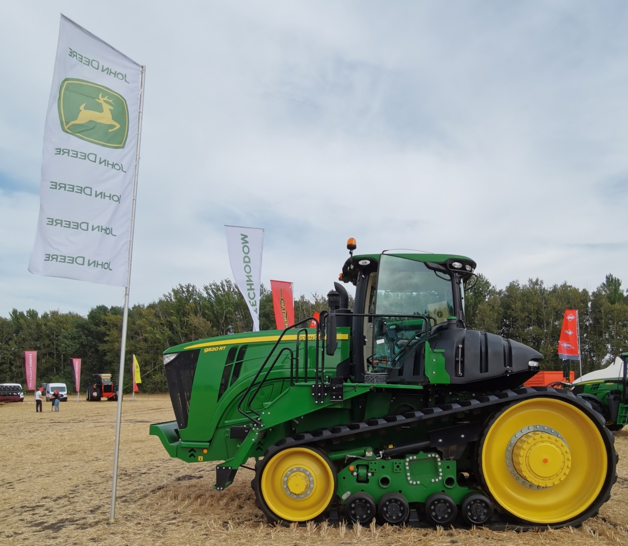 John Deere приостанавливает поставки в Россию и Беларусь | Пикабу