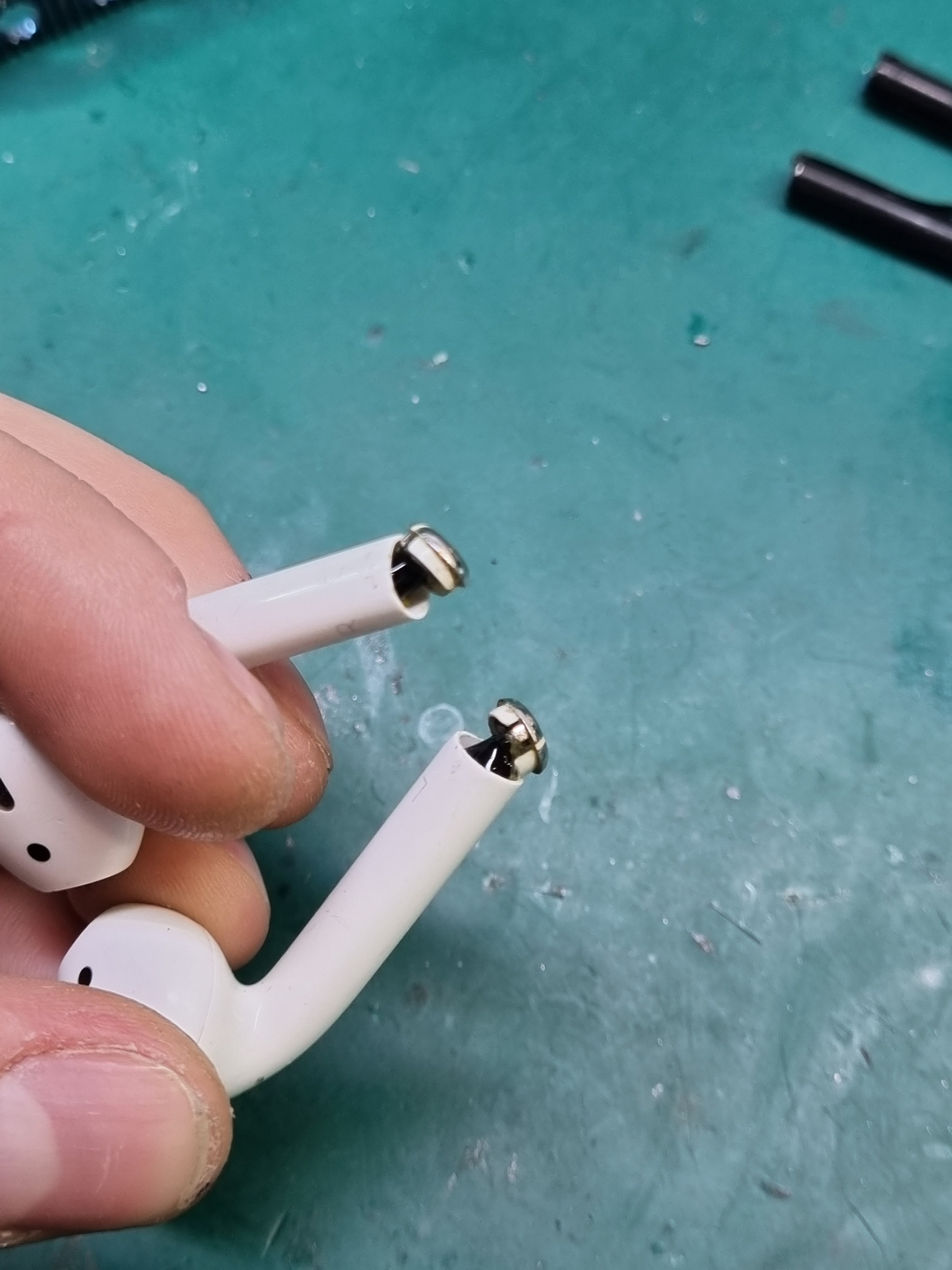 Airpods2. Обслуживание самых долгоиграющих беспроводных наушников | Пикабу