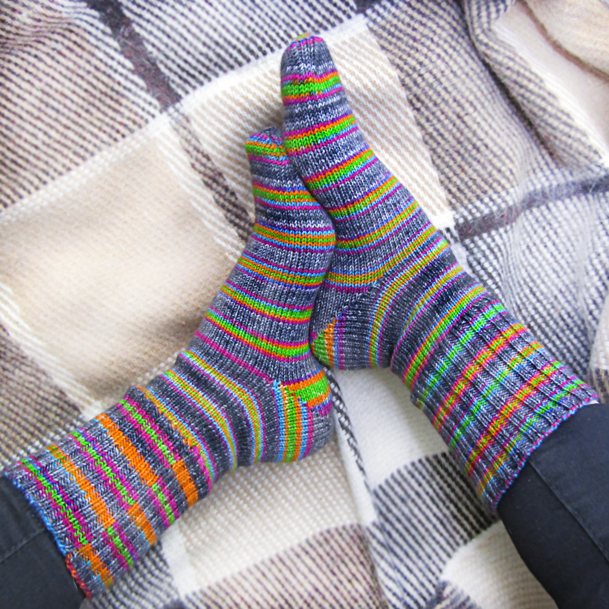 Видео по вязанию носков спицами
