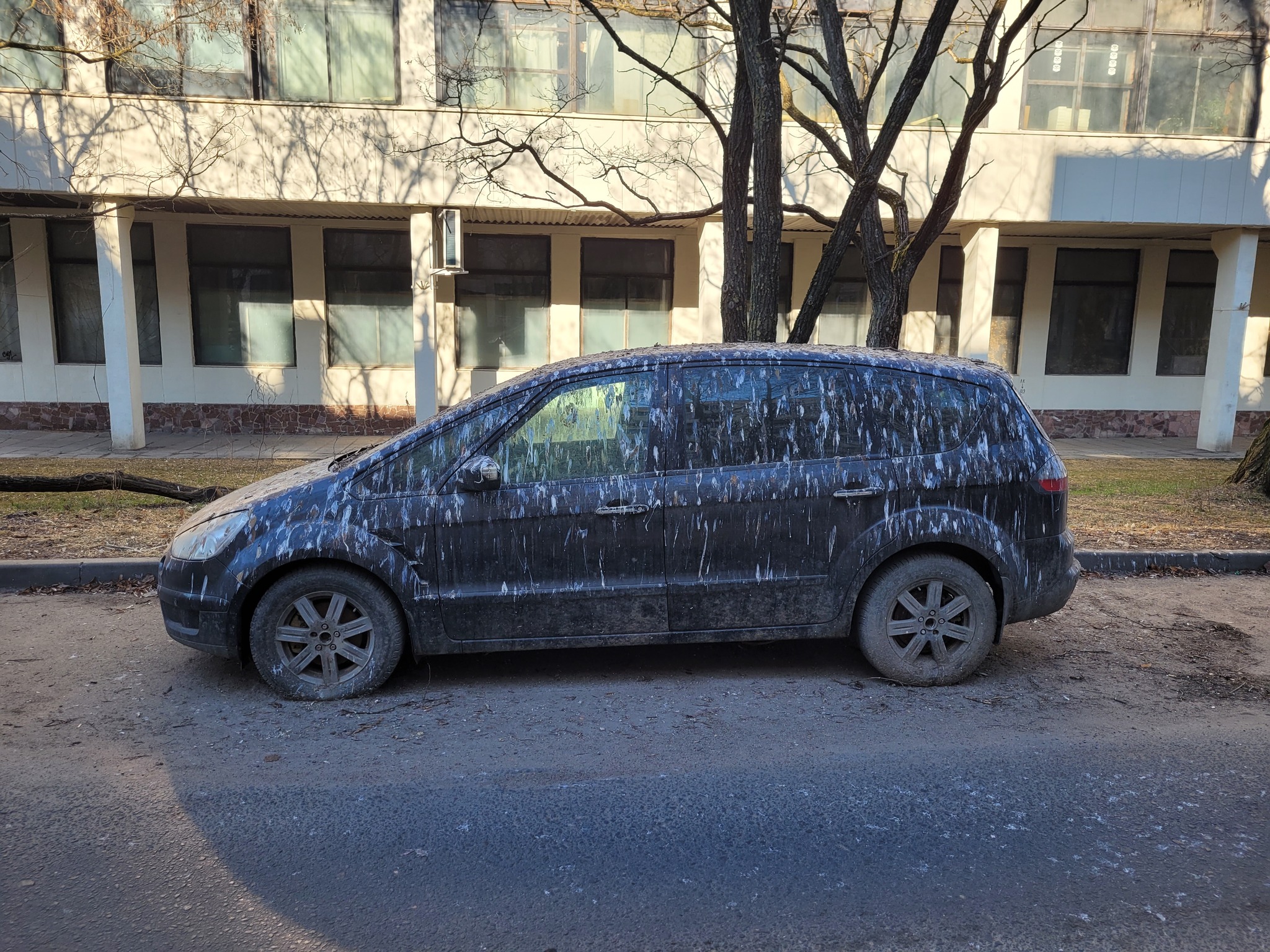 Удачно припарковался | Пикабу