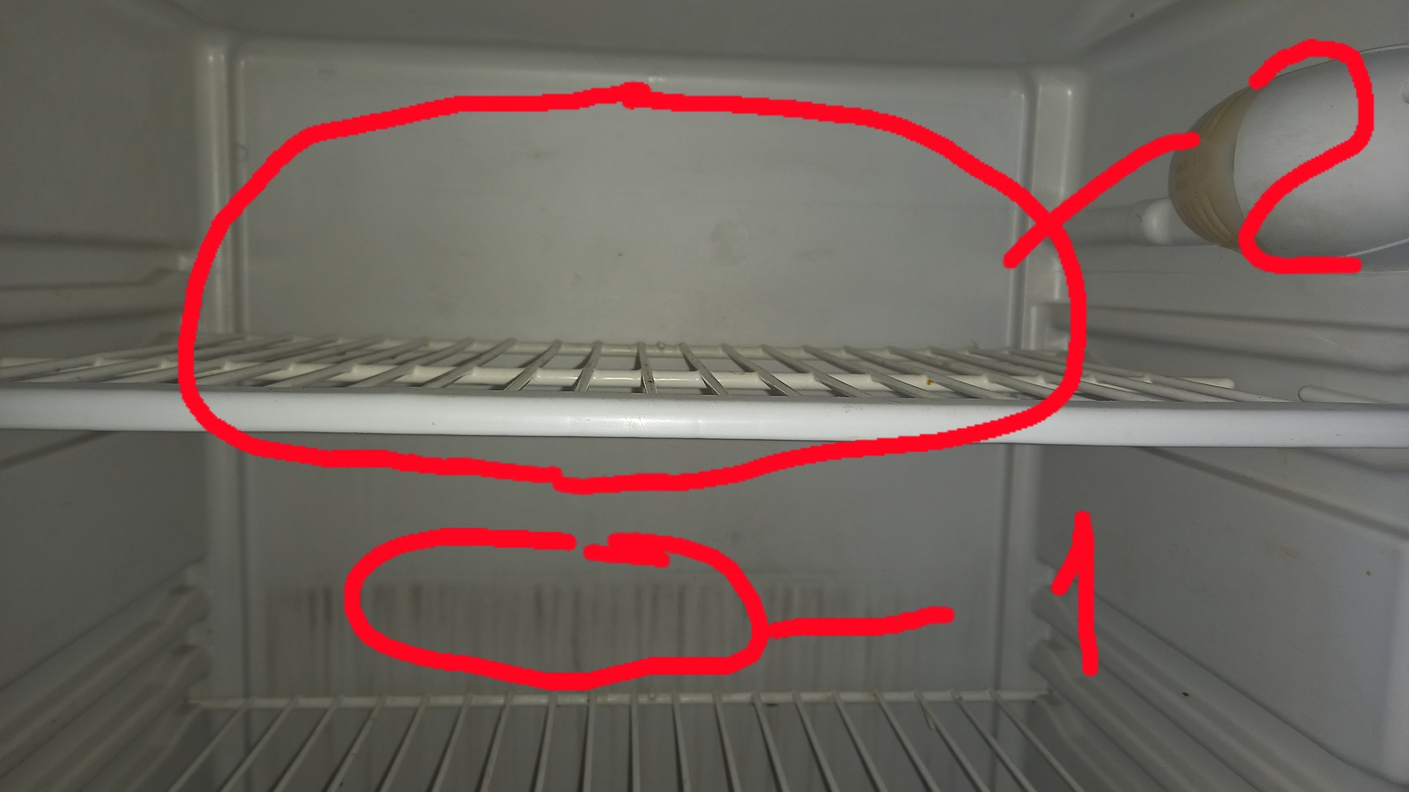 Почему стучит холодильник. Сломался холодильник. Холодильник сломался мастер. Холодильник myfigi fm 5m. Зачем в холодильнике дроссель.