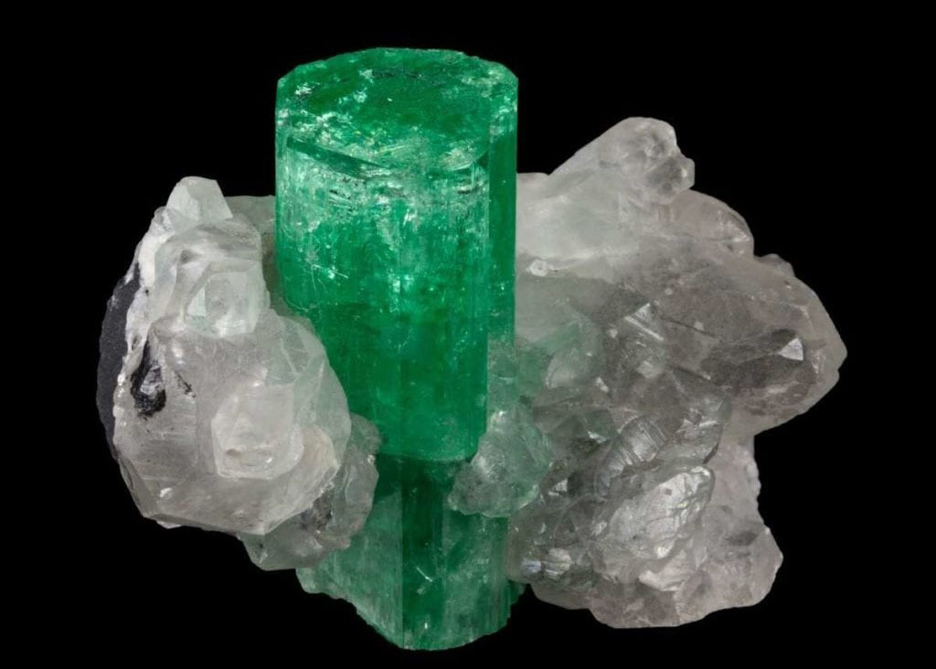 Зачем изумруды держат в масле | Пикабу