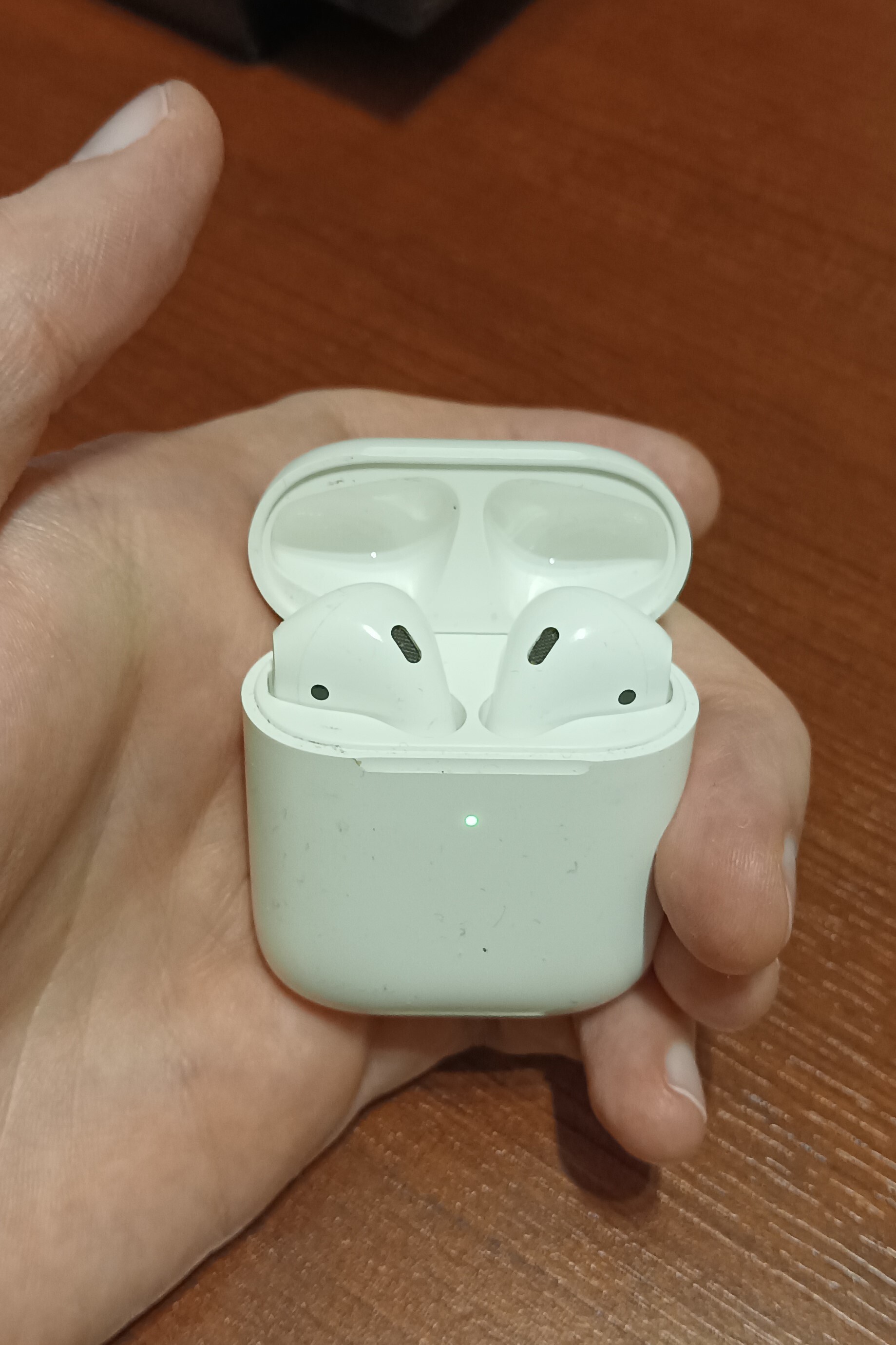 Эй, Петербург! Найдены наушники Apple AirPods! | Пикабу