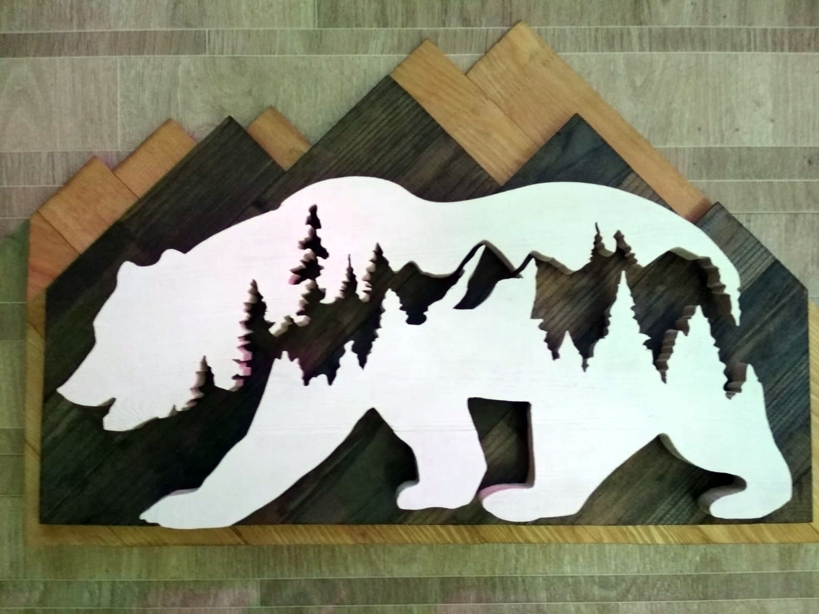 Медведь из Чурбаков: деревянный декор для детского сада