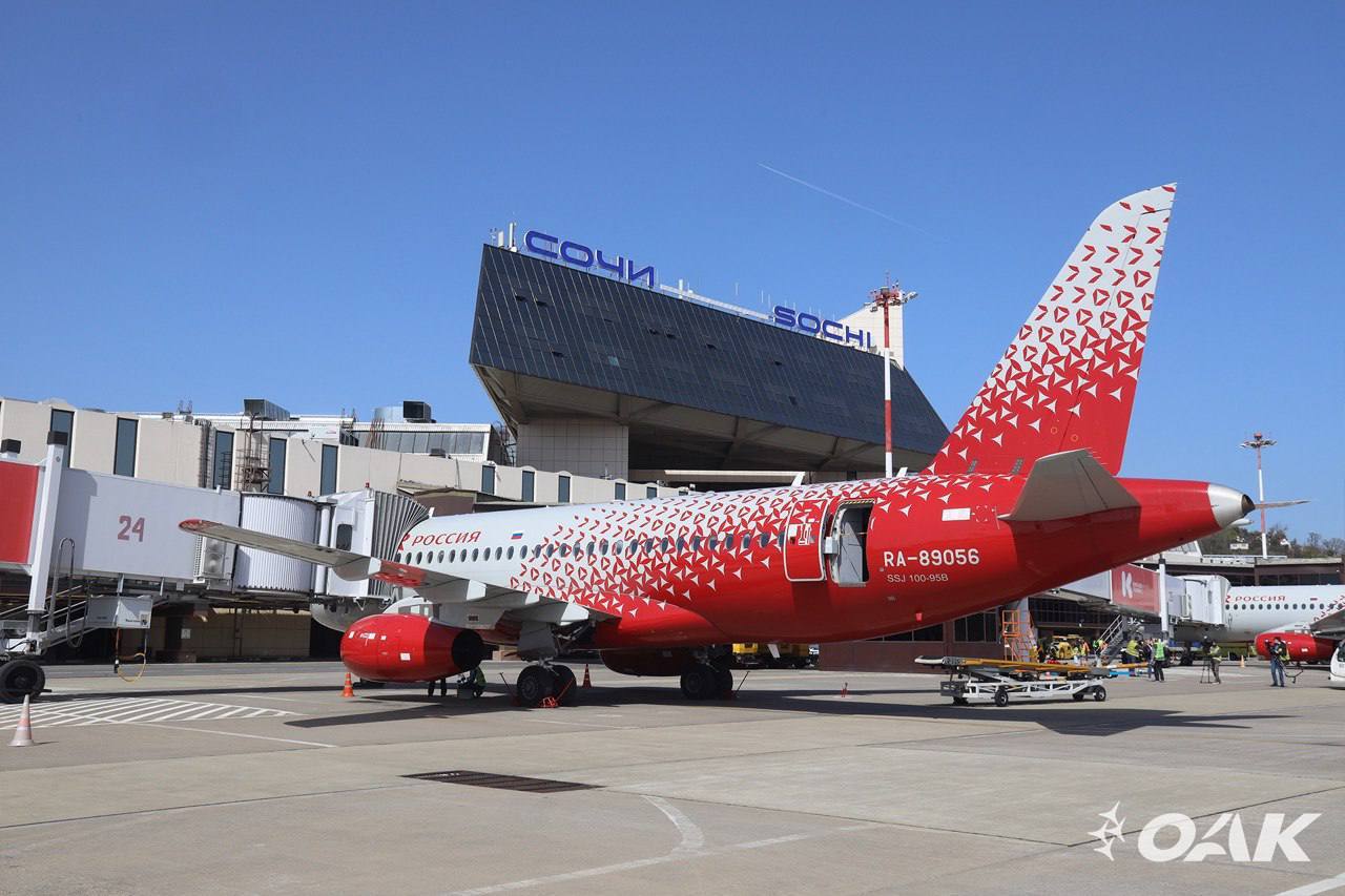 Superjet 100 в Сочи | Пикабу