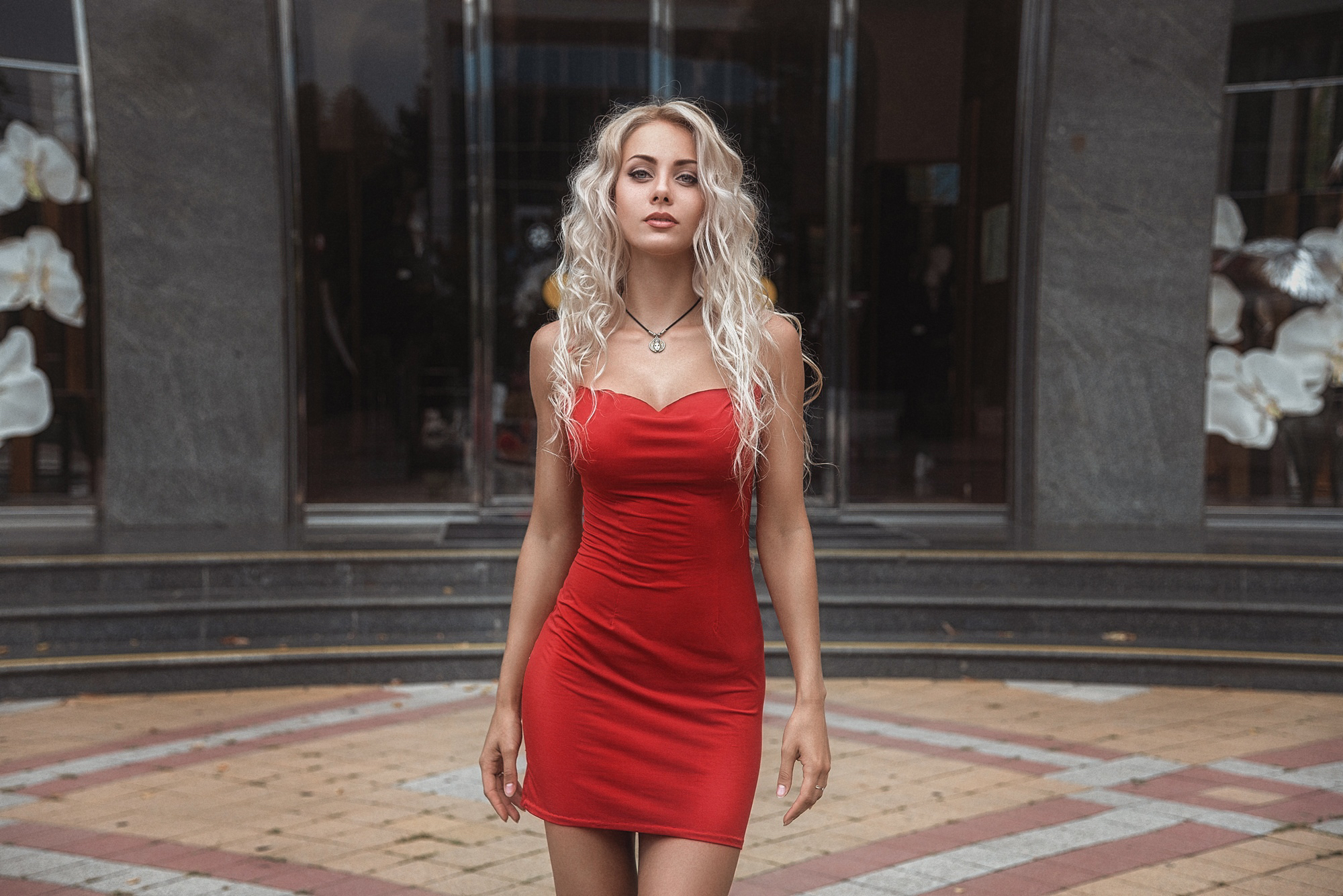 Девушка в Красном платье (100 фото)