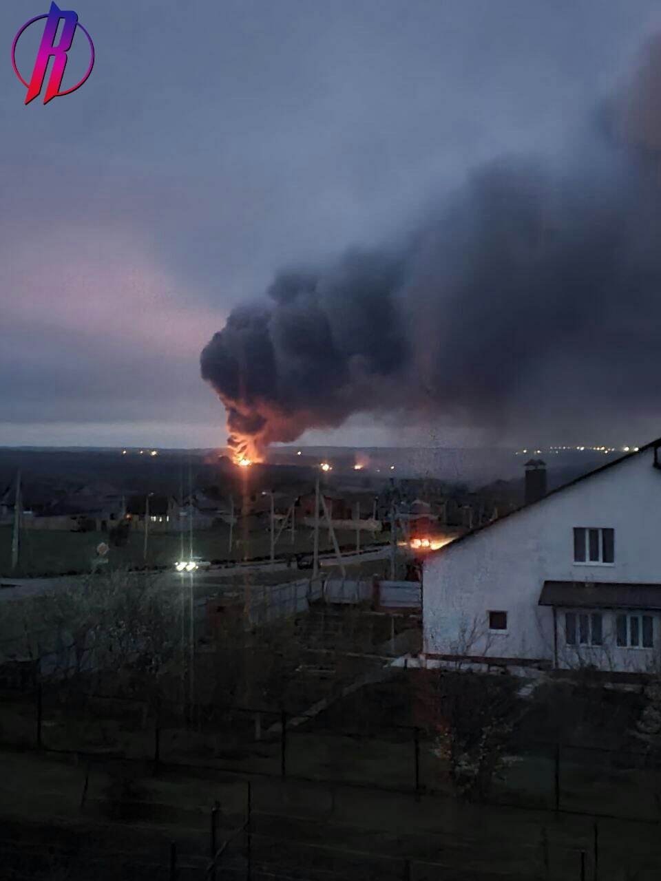 В Белгороде и Курске прогремели взрывы, в районе села Старая Нелидовка  Белгородской области горит склад боеприпасов | Пикабу