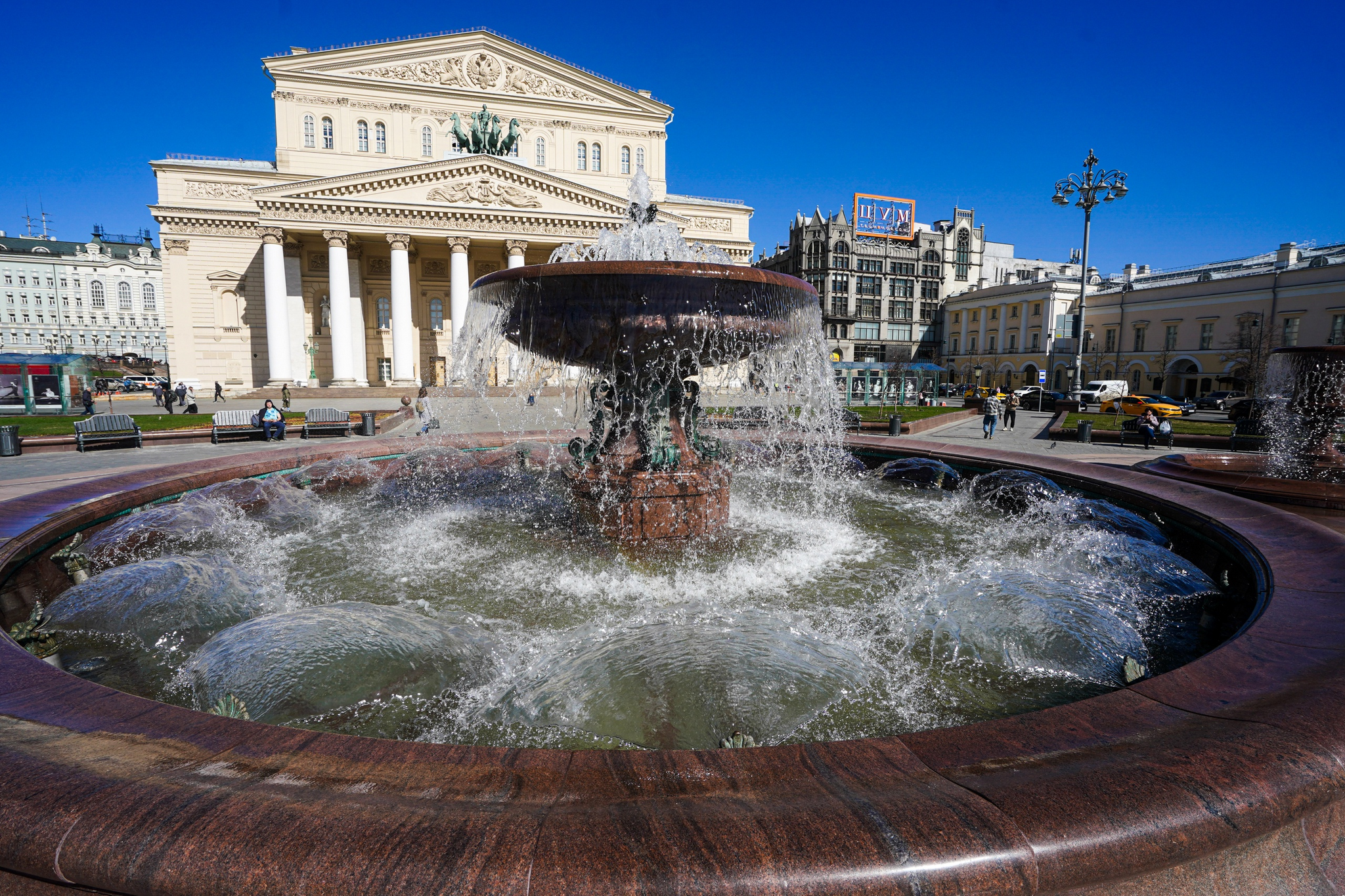 В Москве стартовал сезон фонтанов | Пикабу