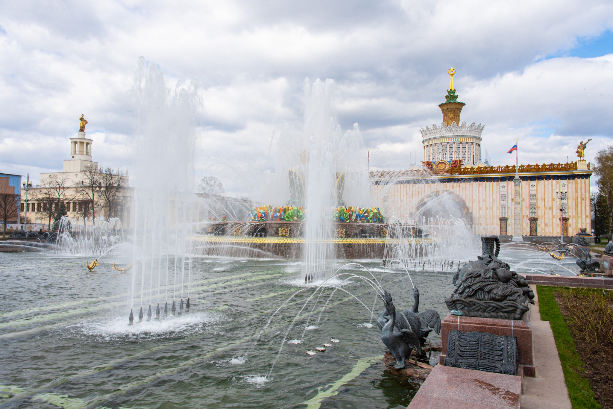 В Москве стартовал сезон фонтанов | Пикабу