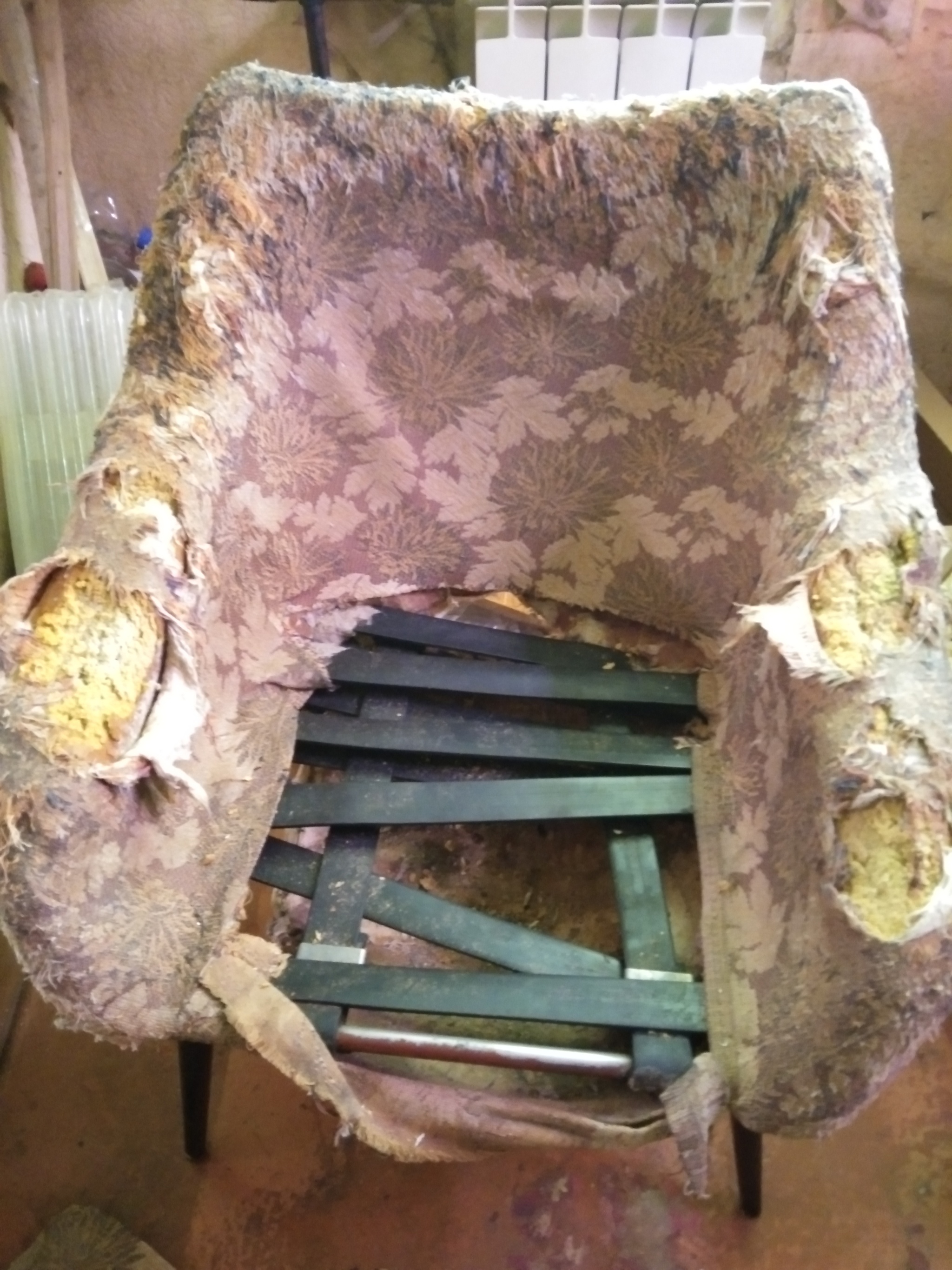 Ремонт и перетяжка старого кресла своими руками