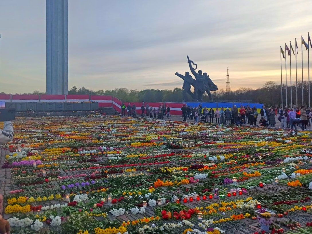 Парламент Латвии разрешил снос памятника Освободителям Риги | Пикабу