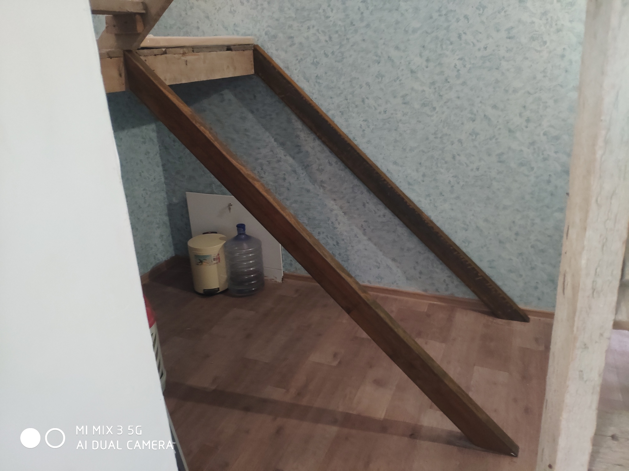 Металлический косоур для лестницы своими руками — как сделать и установить | «Двери в дом»