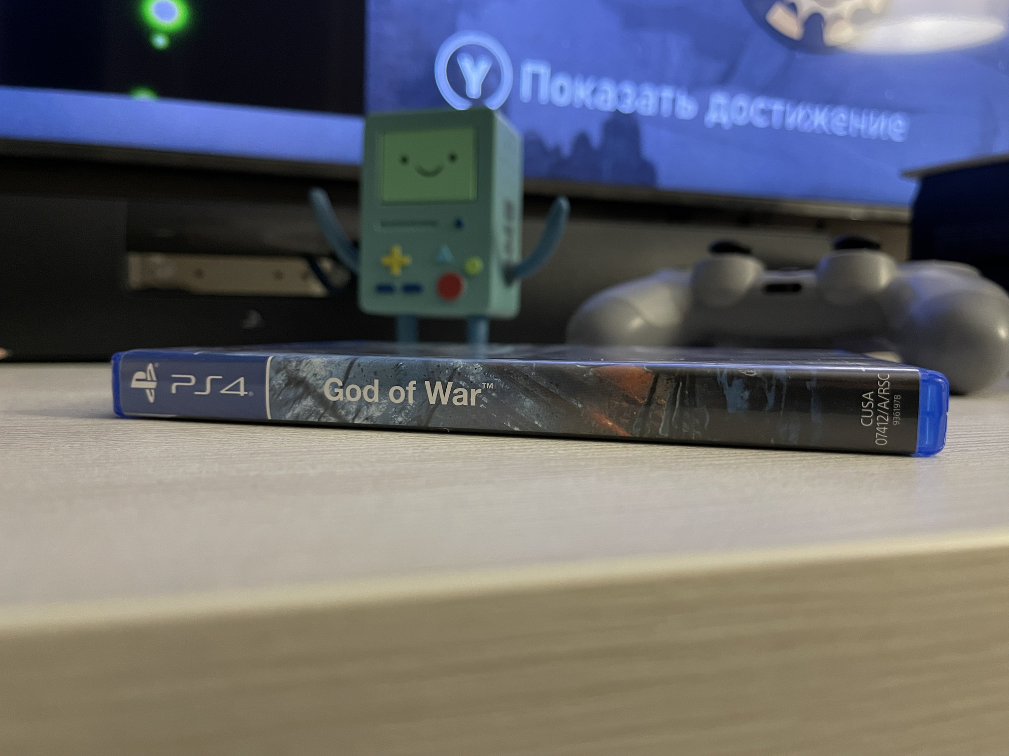 У коллекционного поста – God of War (PS4)