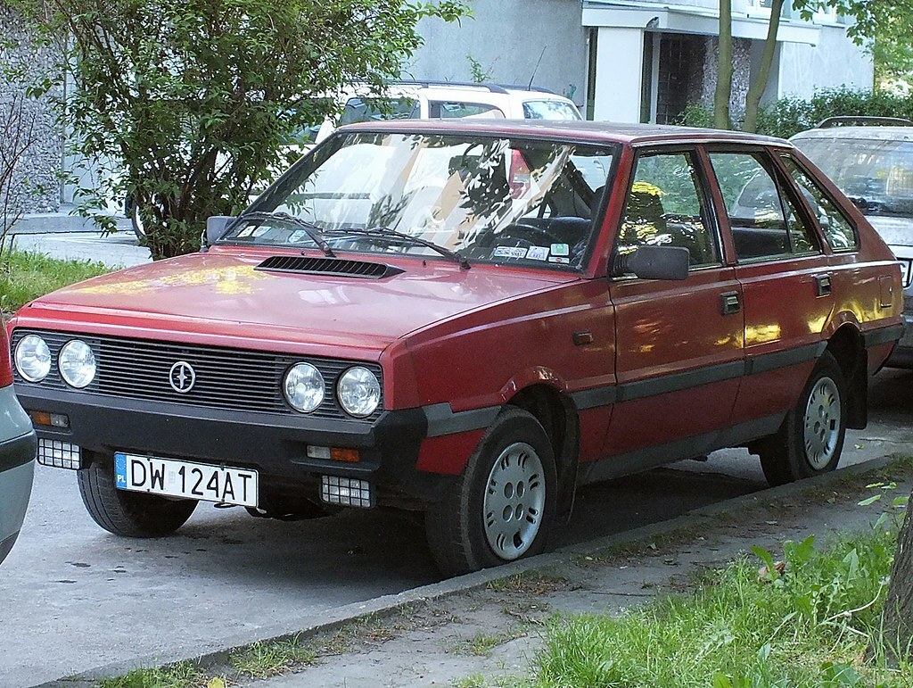 Польский автомобиль полонез фото