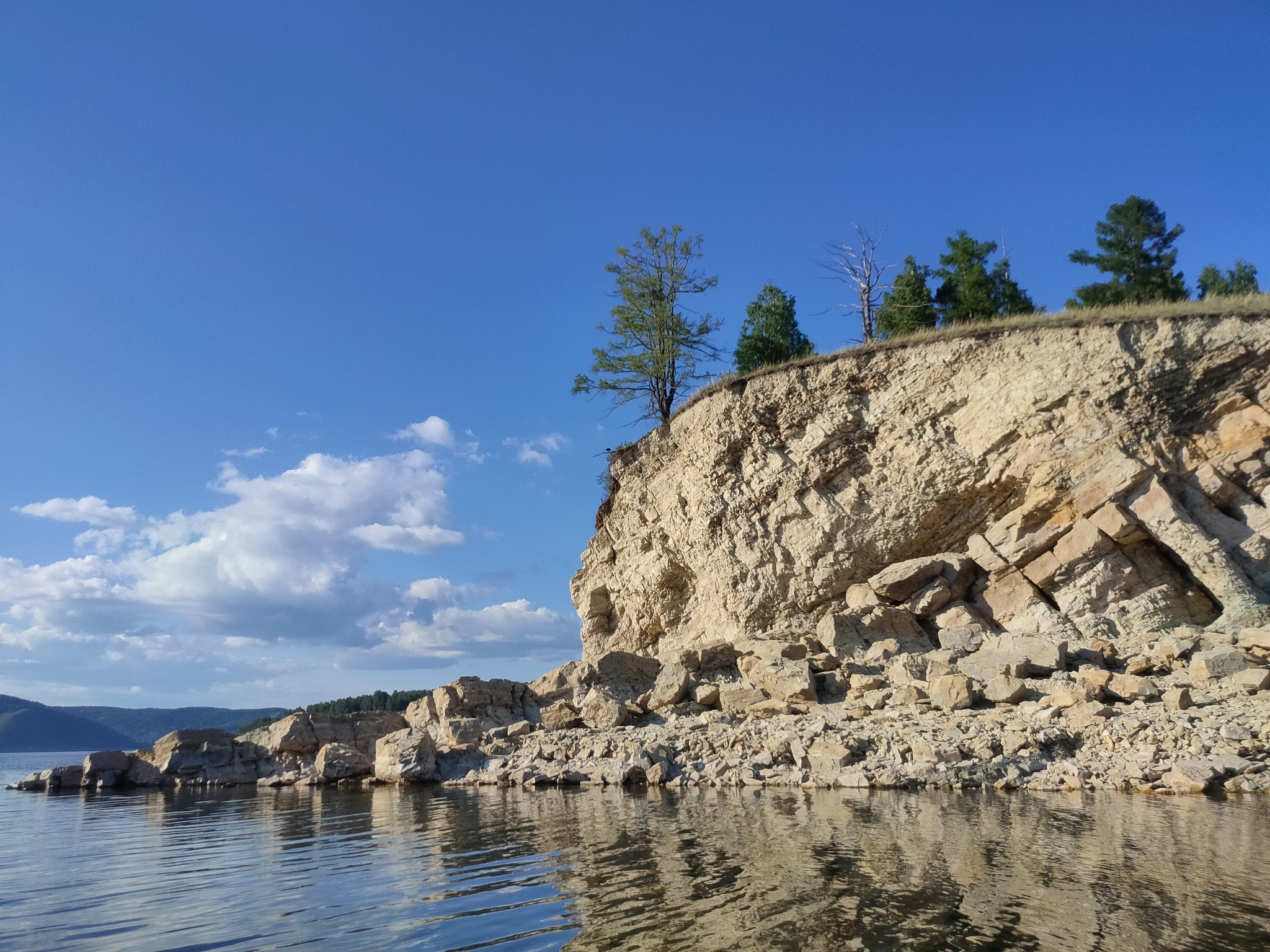 Красноярское море дома. Капитанская бухта Красноярское море. Анашенский пляж Красноярское море. Красноярское море фото. Красоты Красноярского края.