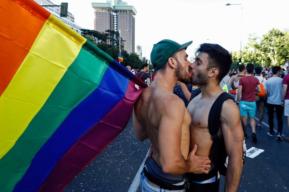 Гей, славяне, поговорим о геях? | Пикабу