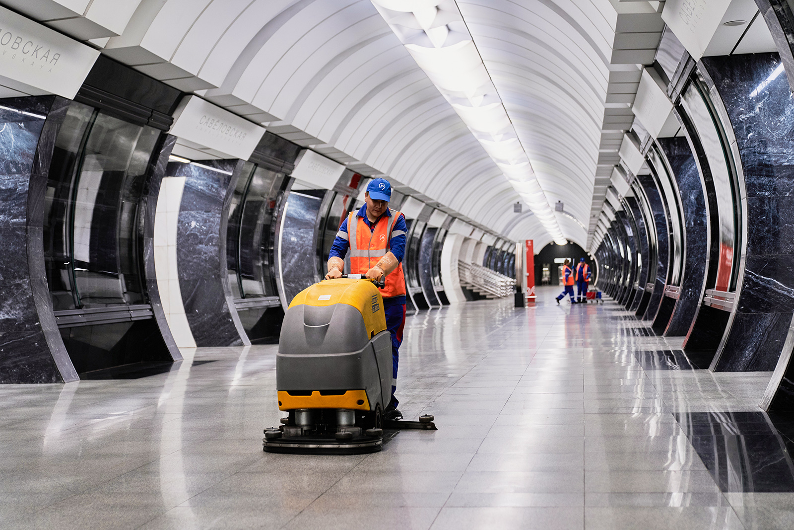 Кто работает в метро Москвы ночью | Пикабу