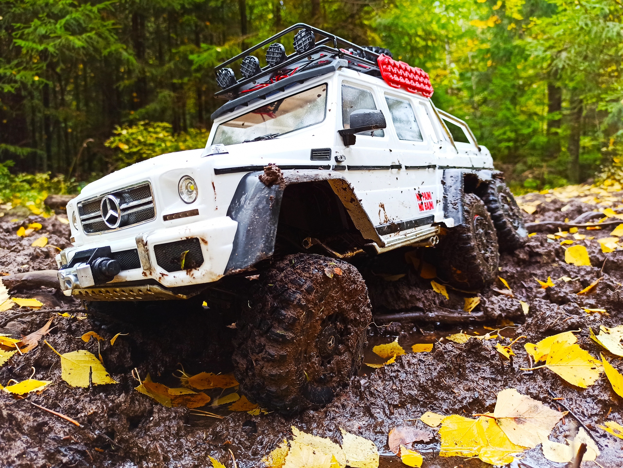 Гелик на шести колесах осенняя грязь | Пикабу