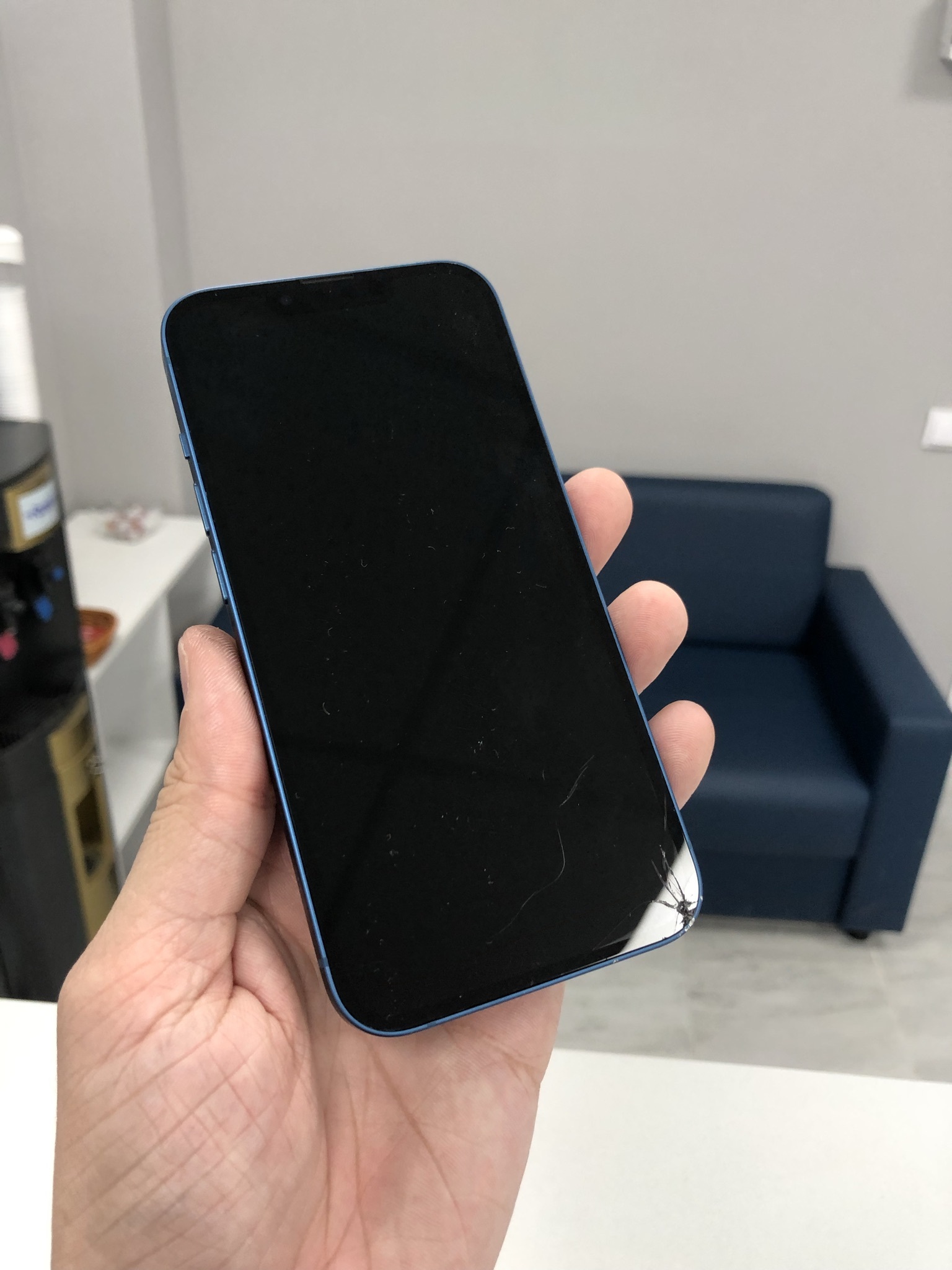 Замена стекла Iphone 13. Меньше челка, больше дырок) | Пикабу