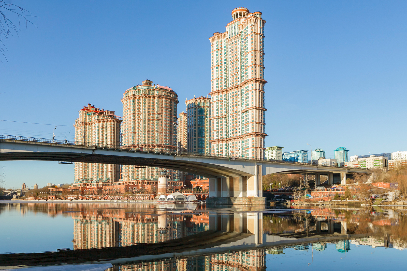 Топ москва. Мост Строгино. Места в Москве. Московский мост в Москве. Москва Сити мост площадь.