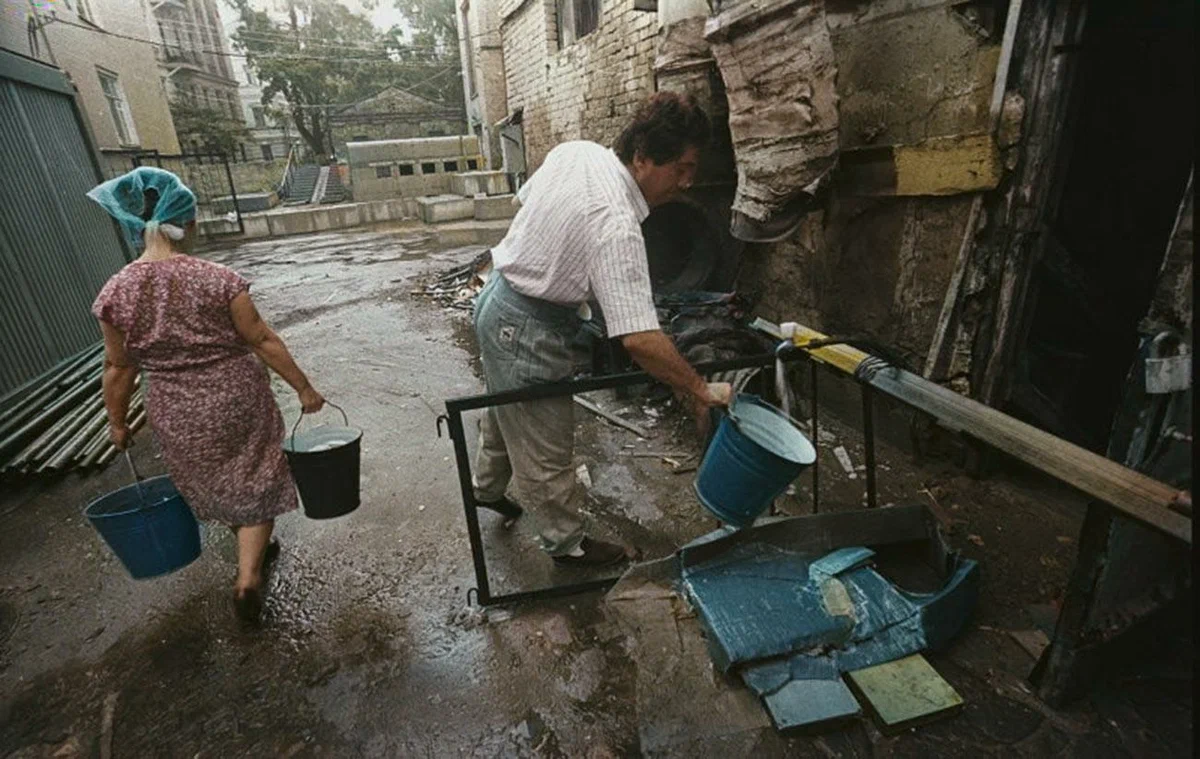 Москва в лихие 90-е. Интересные фотографии тяжелых времен | Пикабу