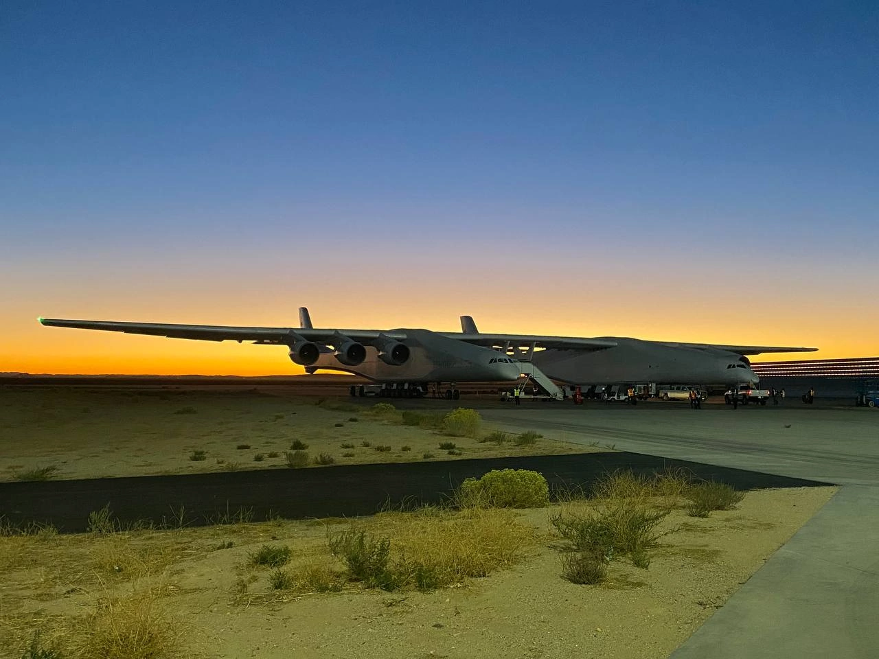 Новый полёт самолета Stratolaunch Roc! | Пикабу