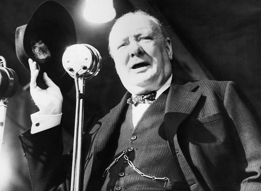 Правда ли, что Уинстон Черчилль каждый день выпивал по бутылке армянского  коньяка? | Пикабу