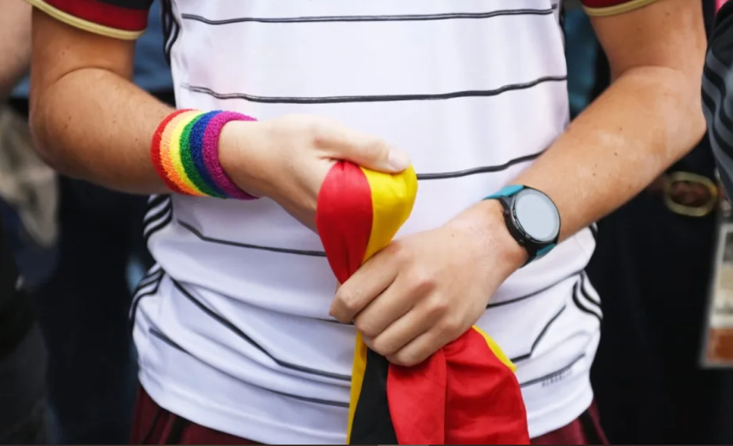 The Independent: ФИФА заявила, что в Катаре разрешены цвета радуги ...