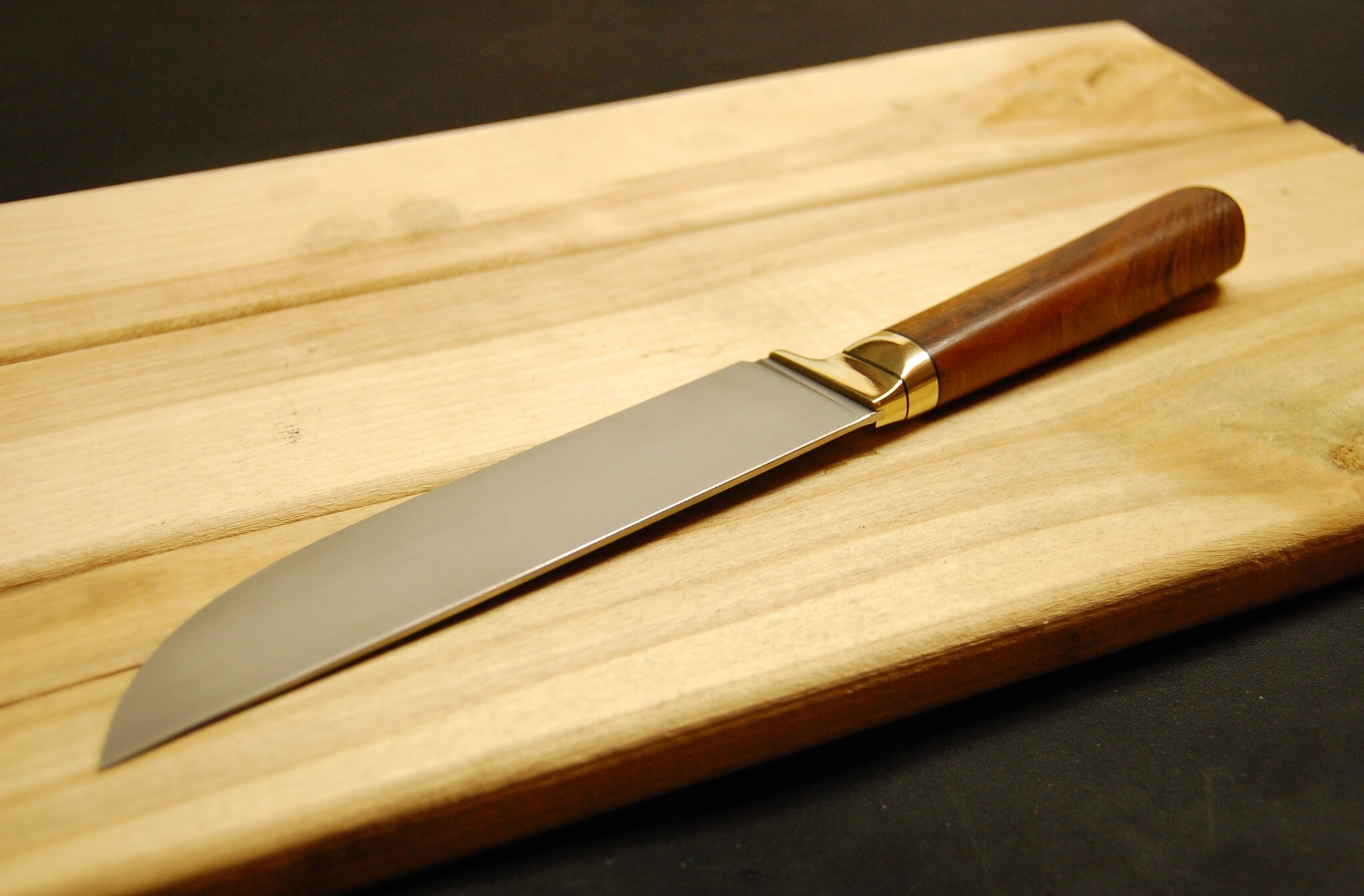Кованый нож из дамасской стали 