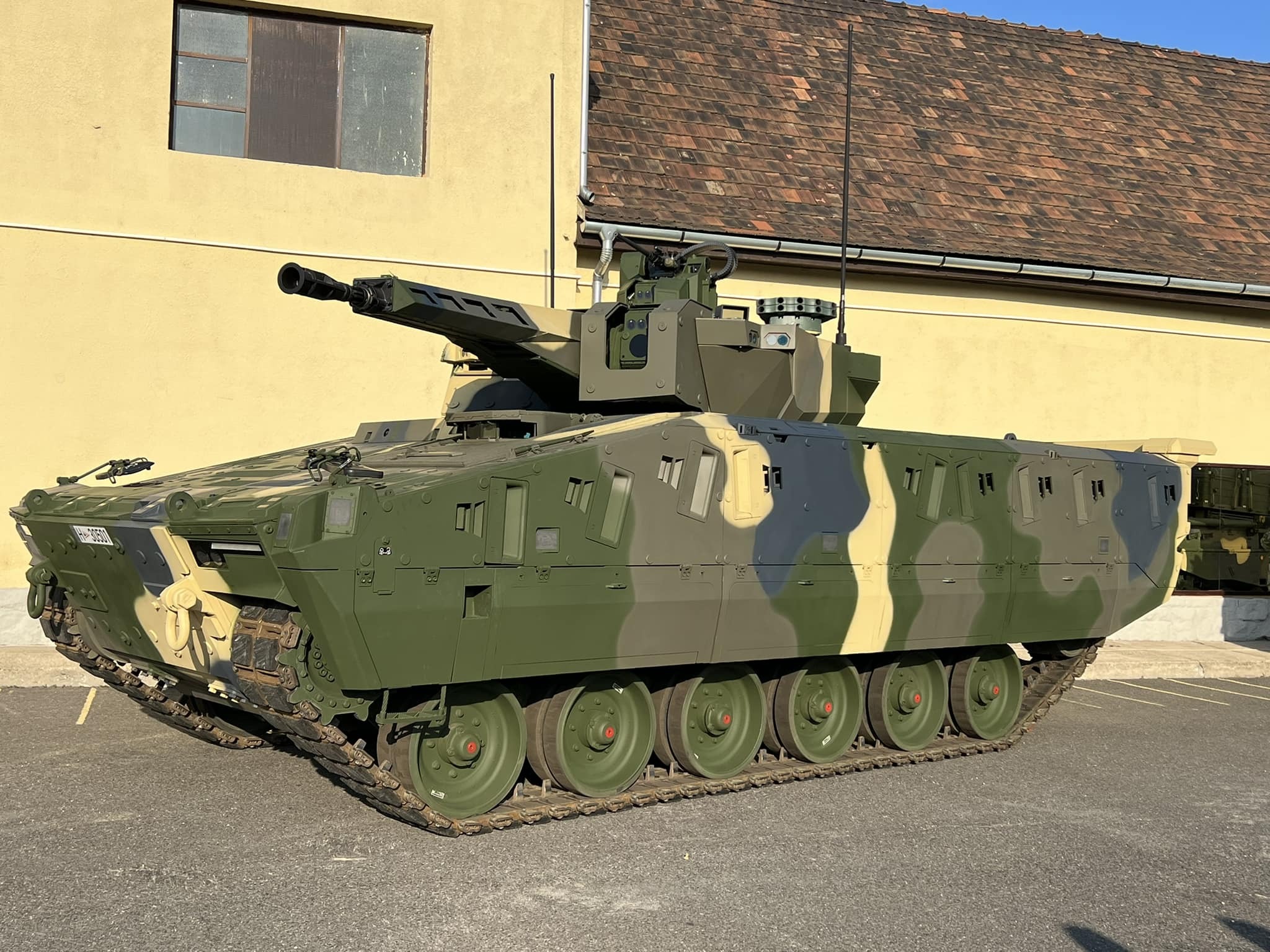 Немецкий концерн Rheinmetall развернул производство новейших БМП KF41 Lynx  в Венгрии | Пикабу